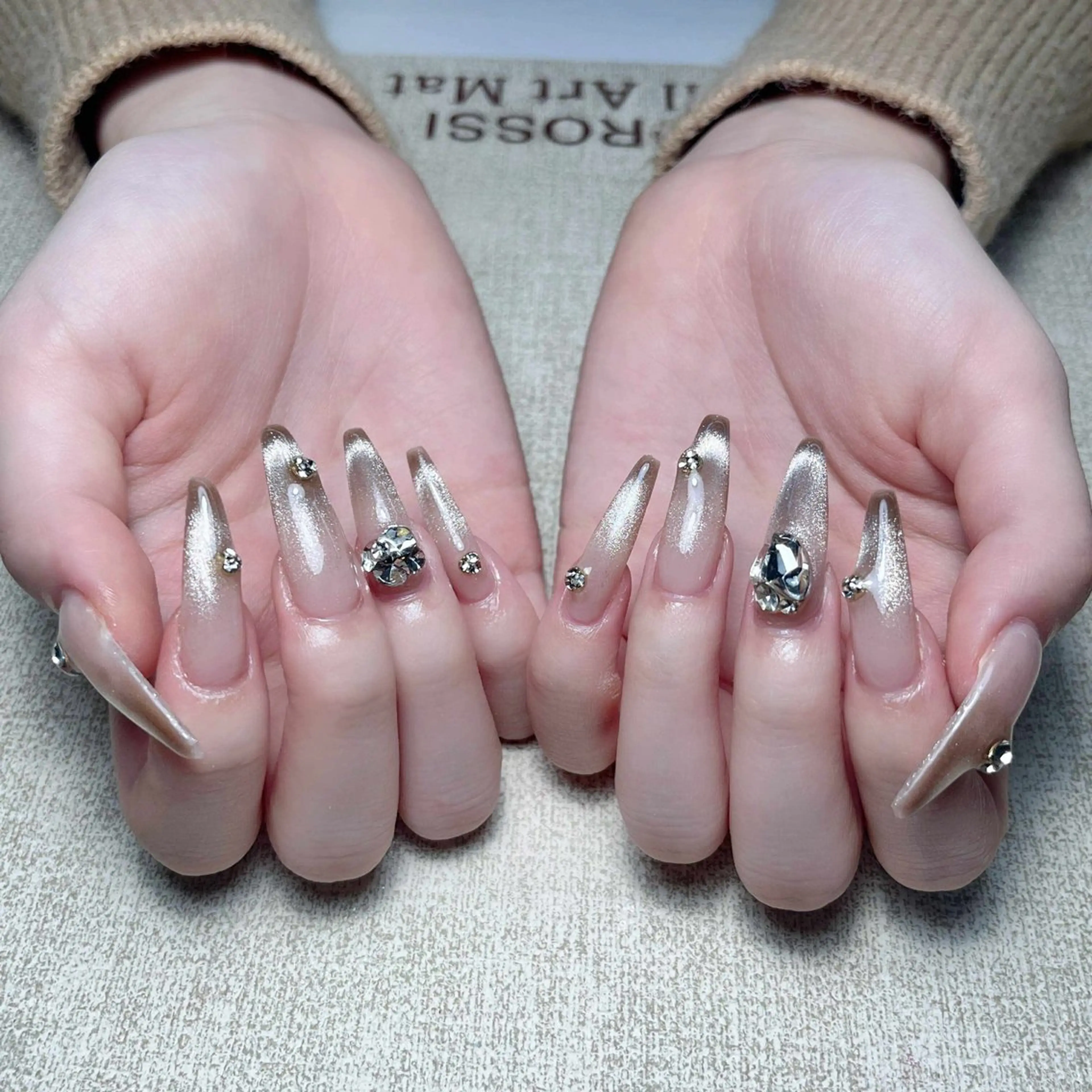 ネイル アートネイル オーロラネイル フットネイル ジェルネイル キラキラネイル ハンドネイル ハンドケア Nova Nailのネイルデザイン