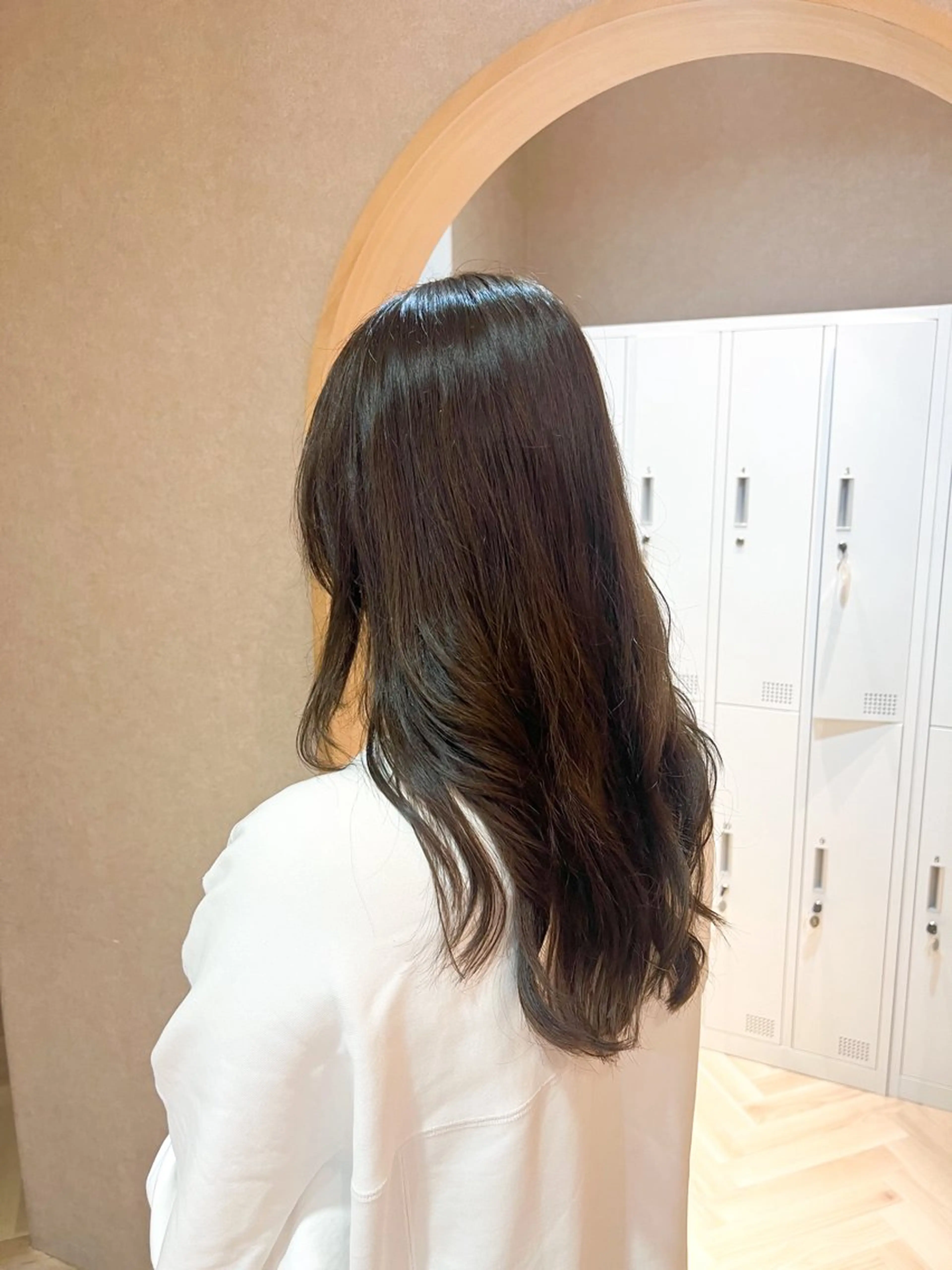 ロング カラー ベージュカラー 透明感カラー オリーブベージュ オリーブカラー ヘアカラー 艶カラー/透明感 /ヒグチアオイのヘアスタイル