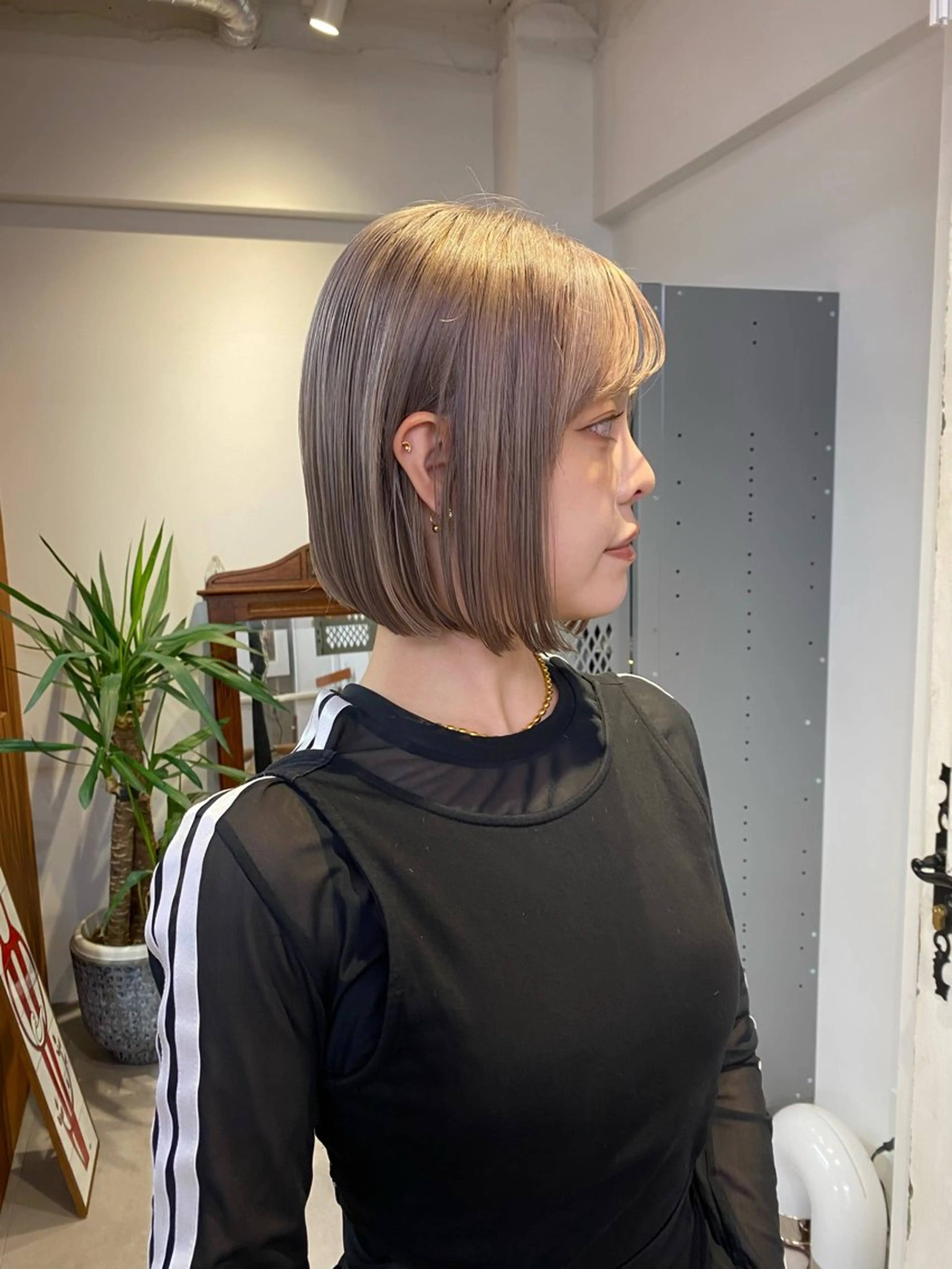 ショート カラー トレンド/天神大名 ハイトーン/レイヤーのヘアスタイル