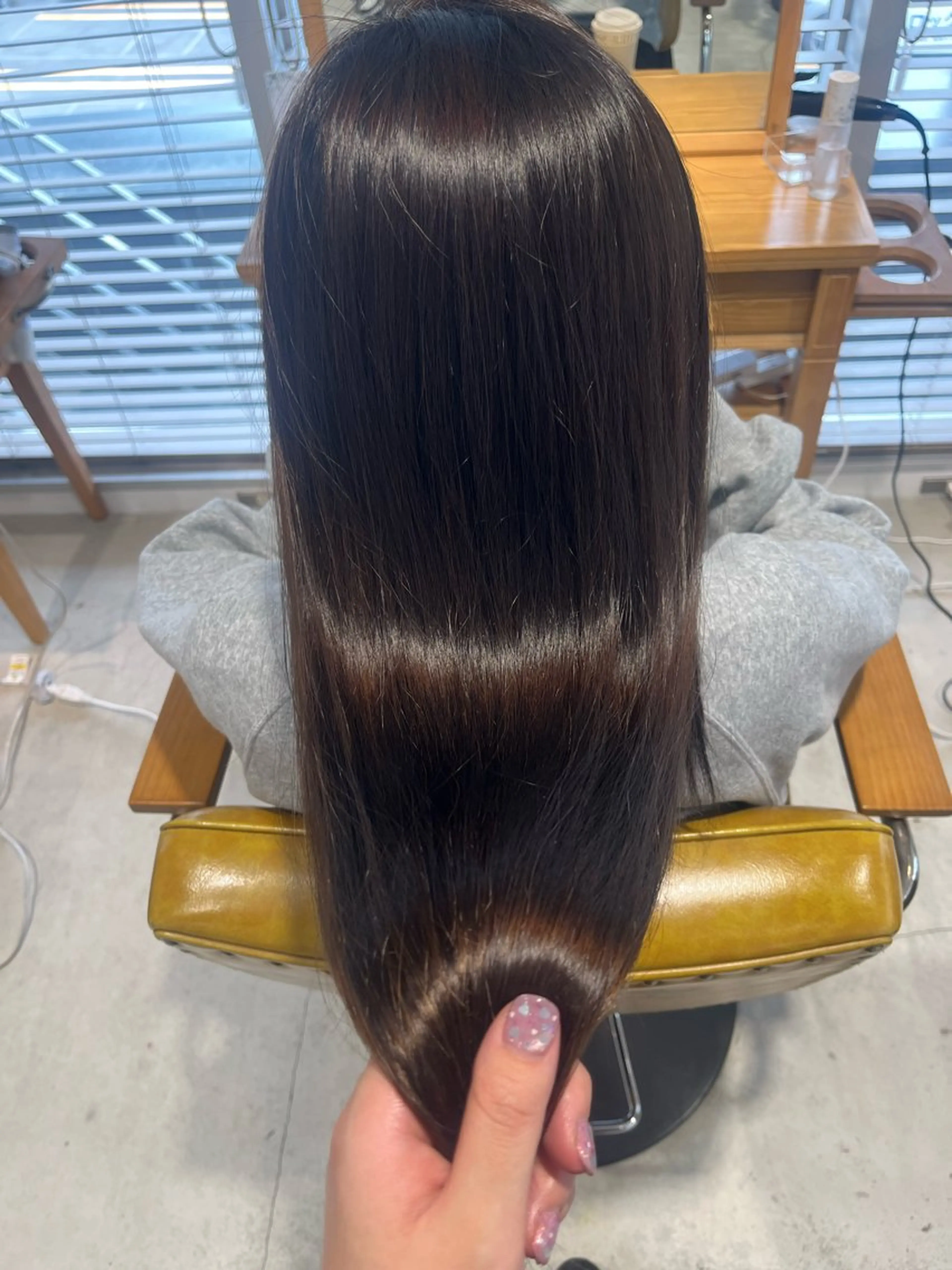 ロング ヘアカラー 和泉田 真白のヘアスタイル