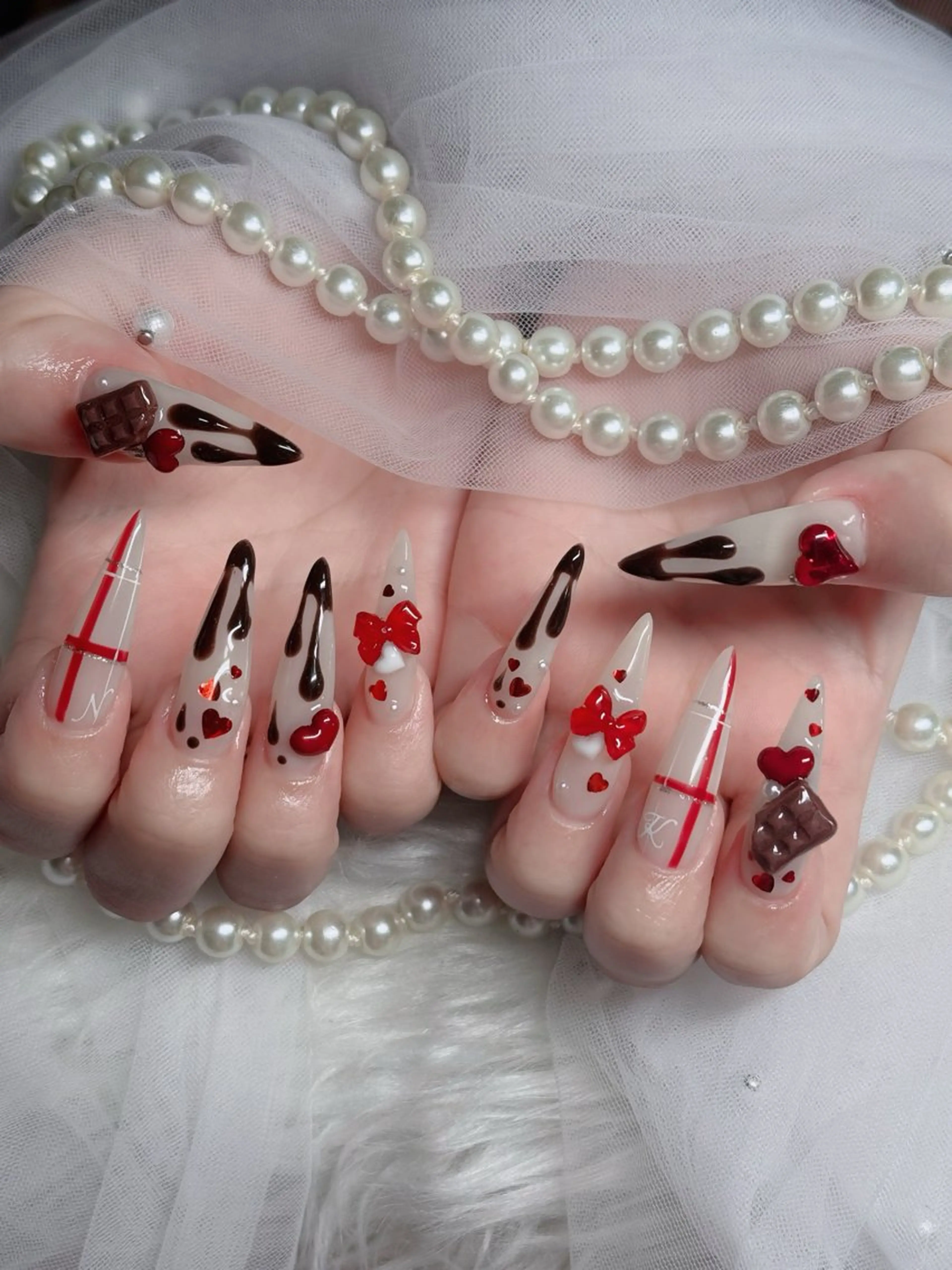 ネイル フレンチネイル ジェルネイル ガラスフレンチ ハロウィン ハート ハンドネイル H.baby Nail Salonのネイルデザイン