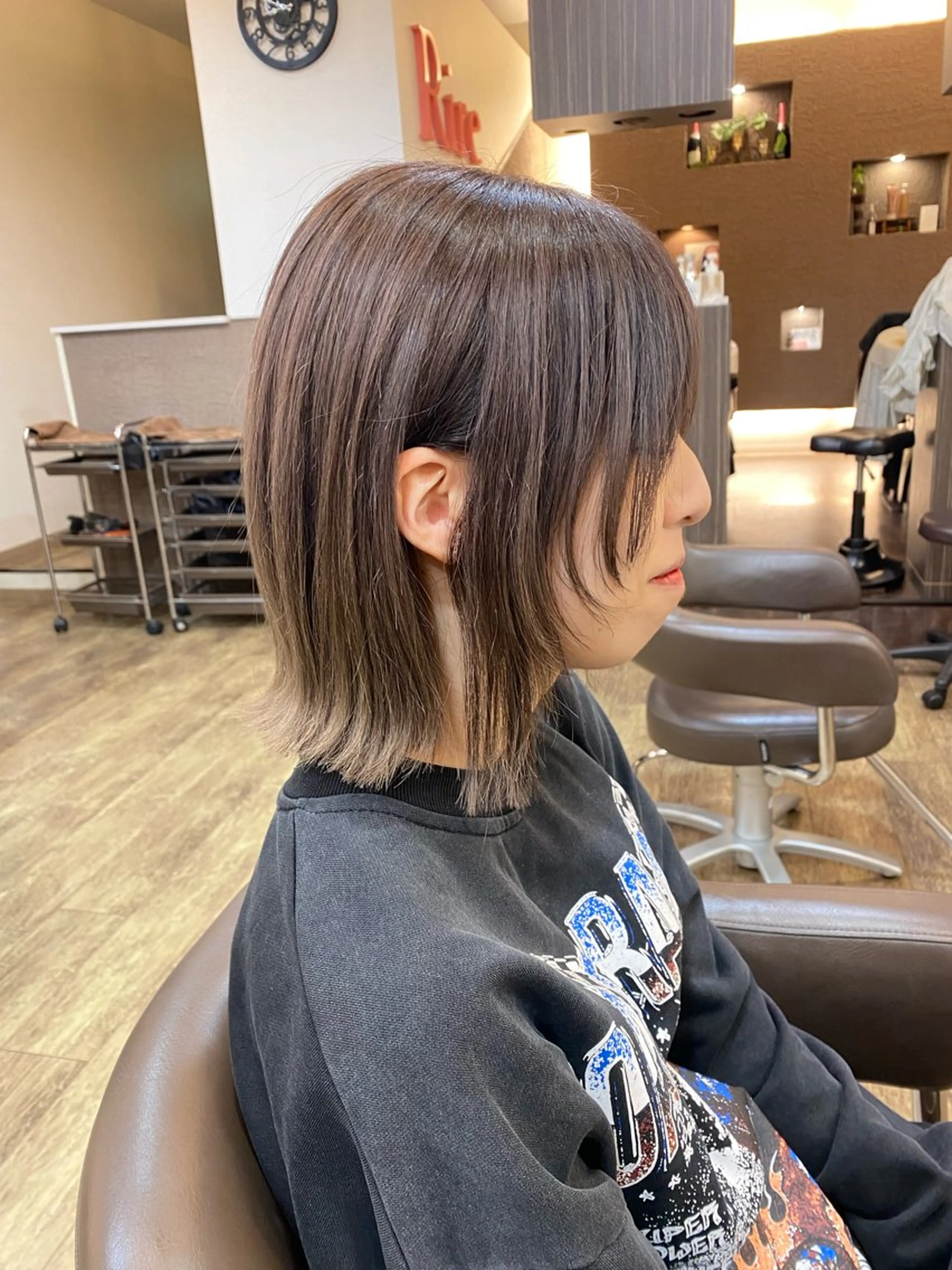 ショート 切りっぱなしボブ ボブ 顔まわりレイヤー 顔周りカット レイヤーカット 長嶋 花梨のヘアスタイル