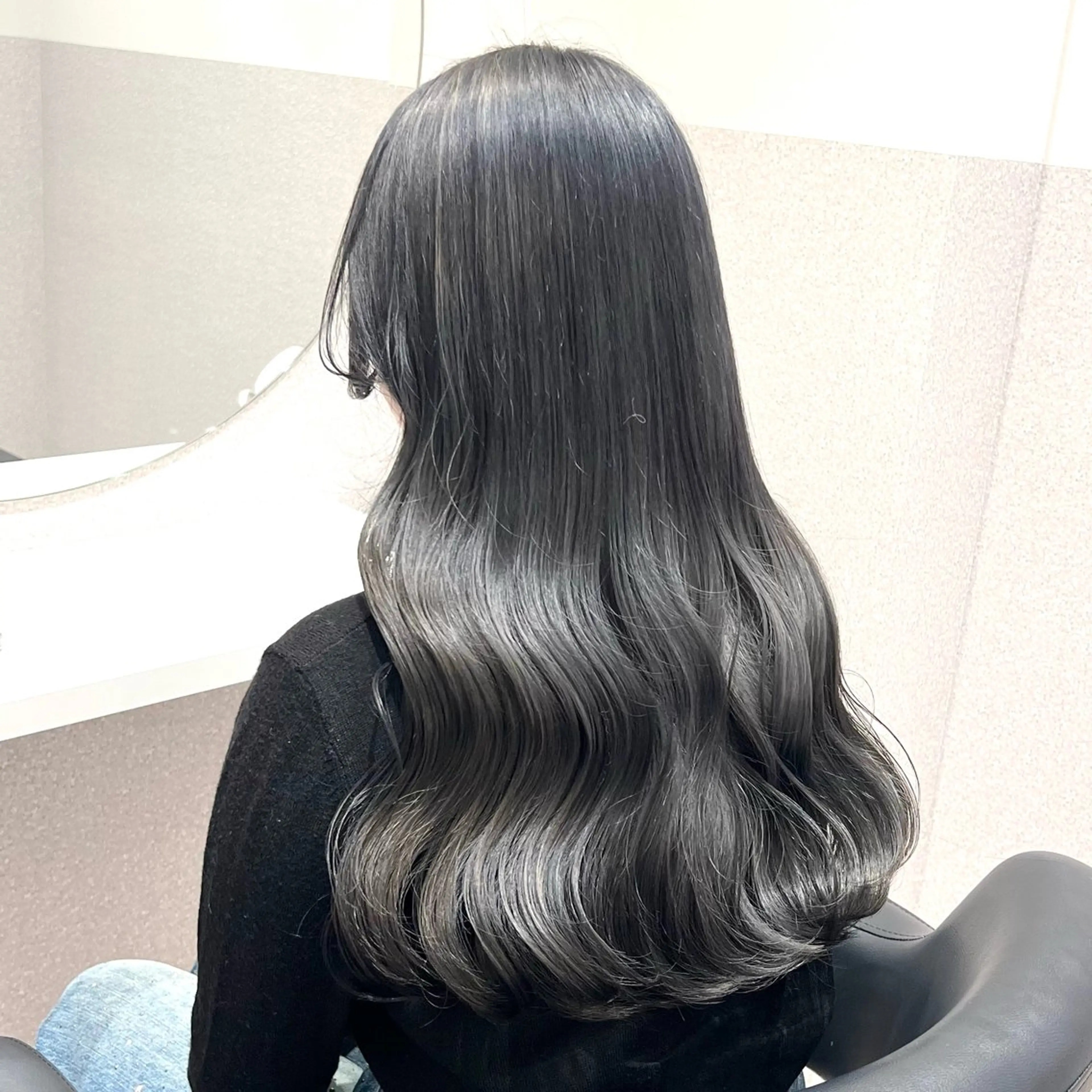 ロング カラー ヘアカラー 🩵ブリーチカラー 🐈MIORI🩵のヘアスタイル