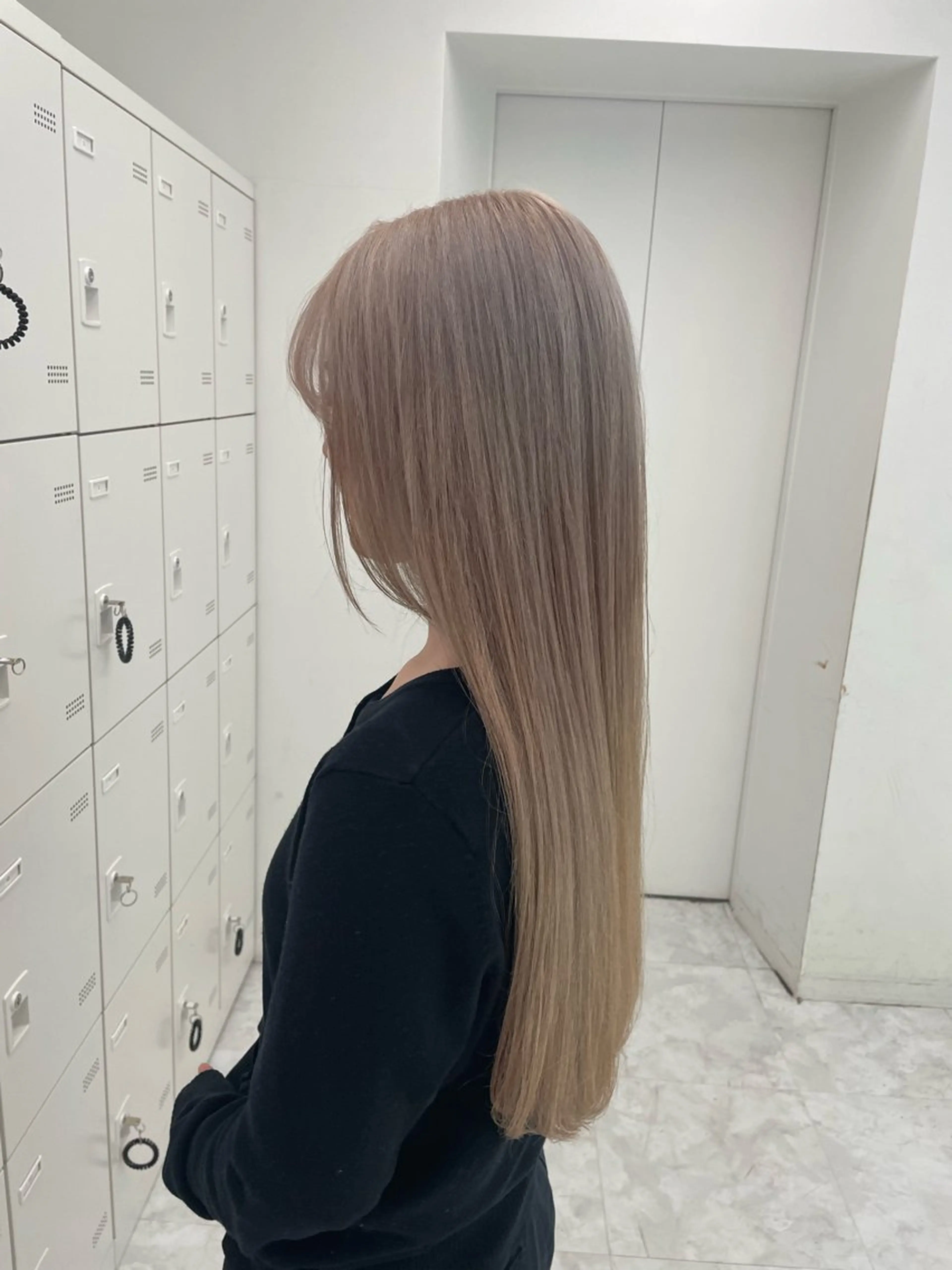 ロング カラー ヘアアレンジ ヘアカラー トリートメント ヘッドスパ ヘアセット ウルフカット×ハイ トーン職人🤍ゆうひのヘアスタイル