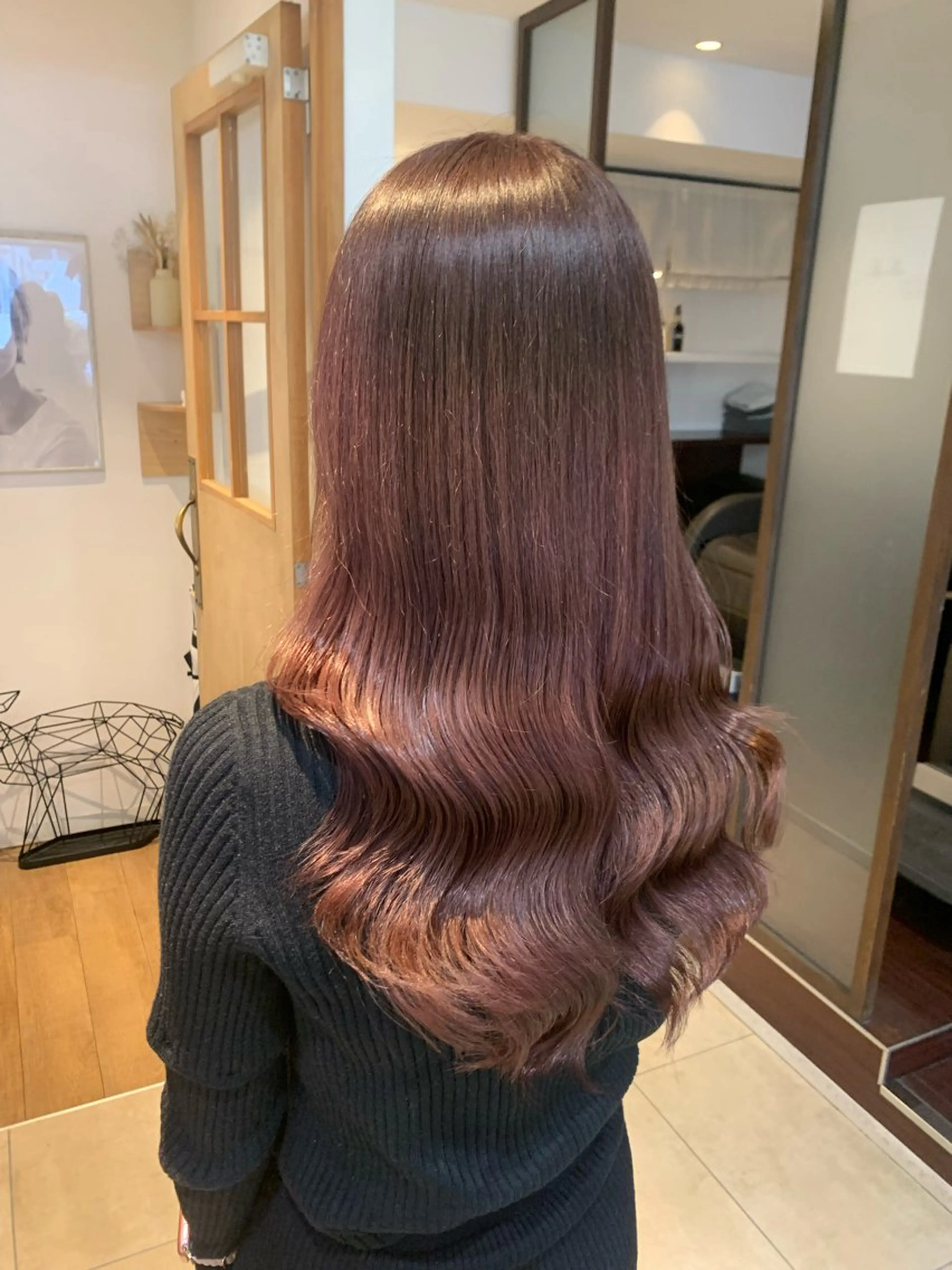 ロング ピンクブラウン ヘアカラー 庄司 沙羅のヘアスタイル