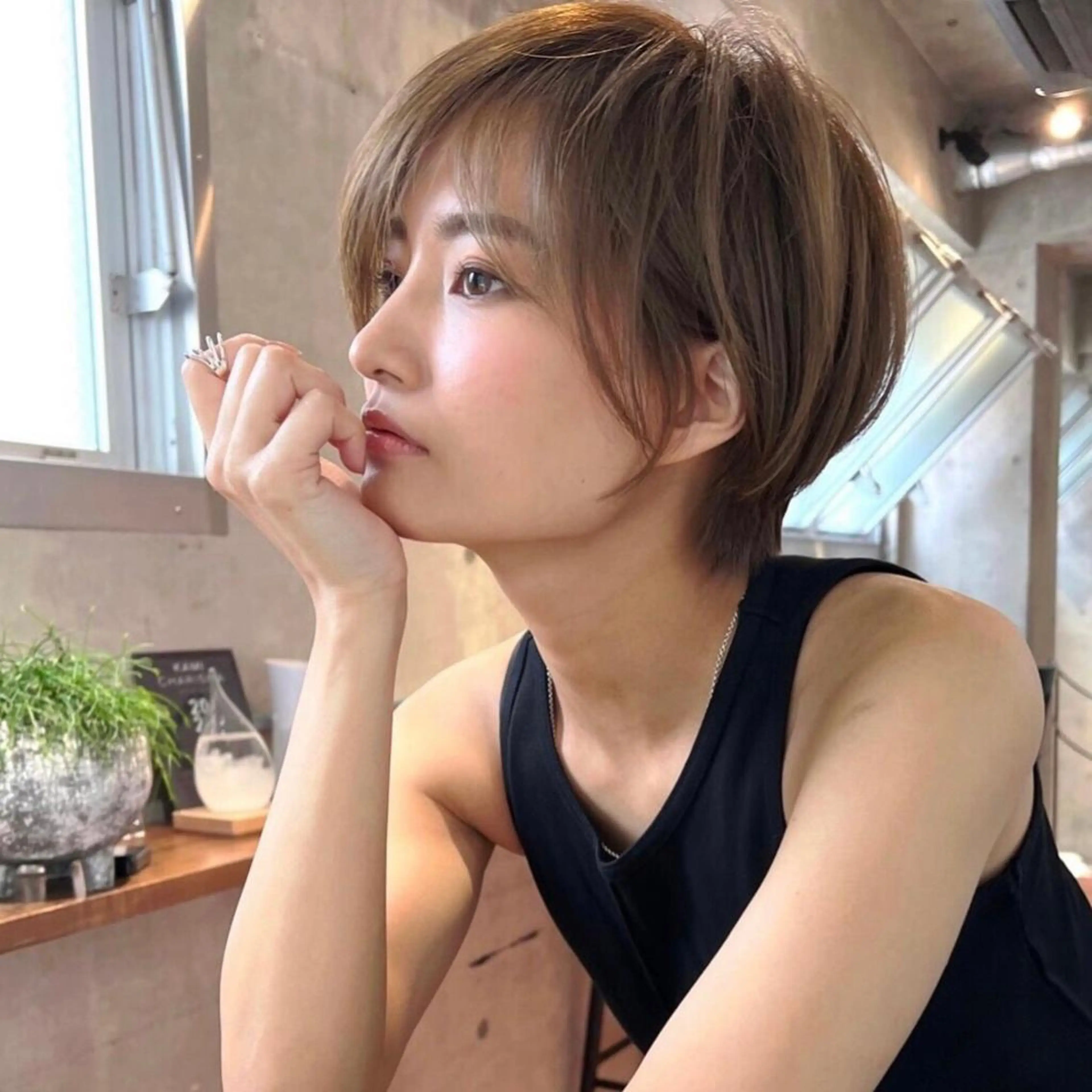 ショート カラー カット ヘアカラー トリートメント レイヤー/韓国ボブ レイヤーボブ/住吉のヘアスタイル