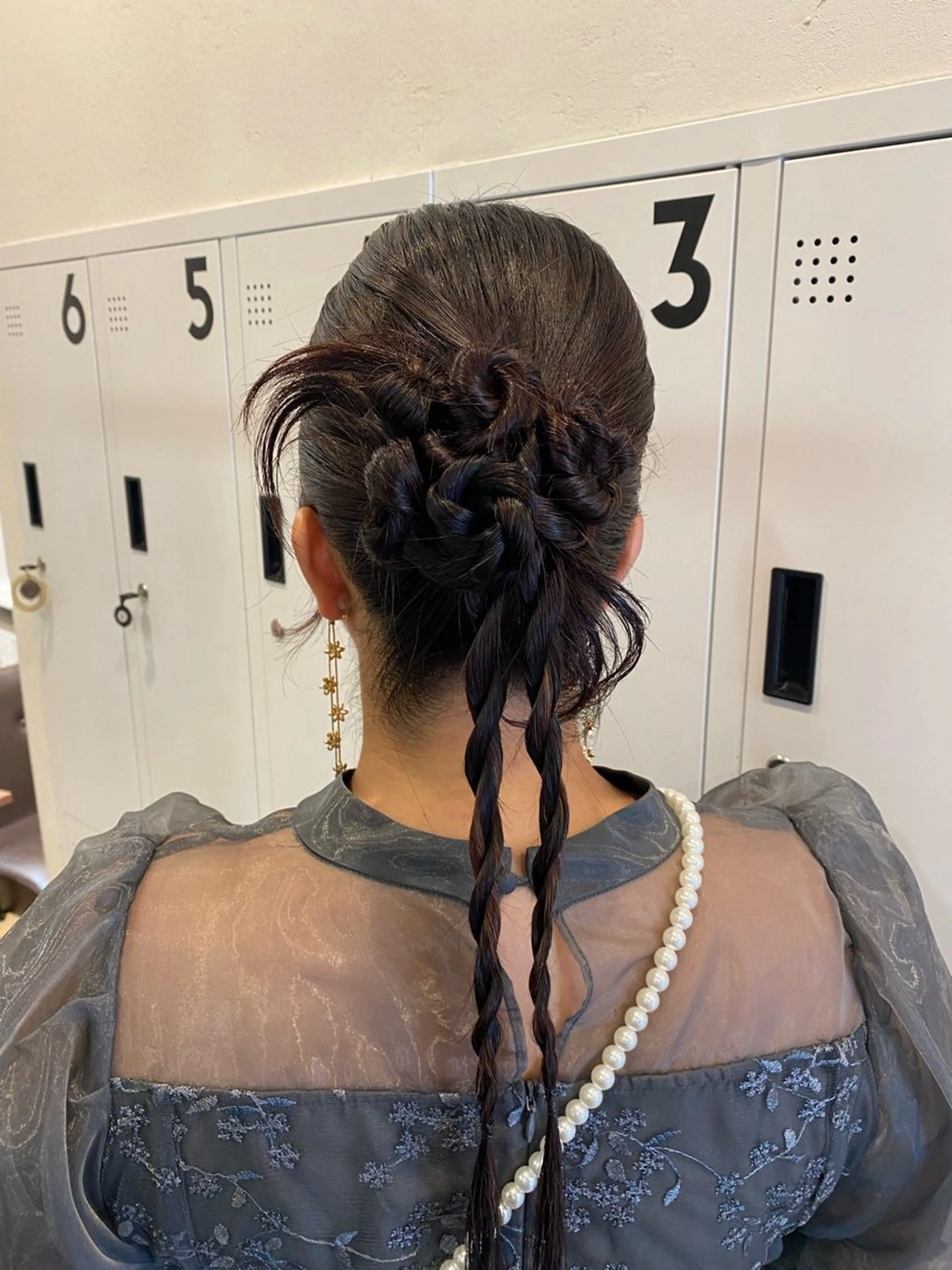 セミロング ヘアアレンジ ヘアセット 新谷 桃子のヘアスタイル