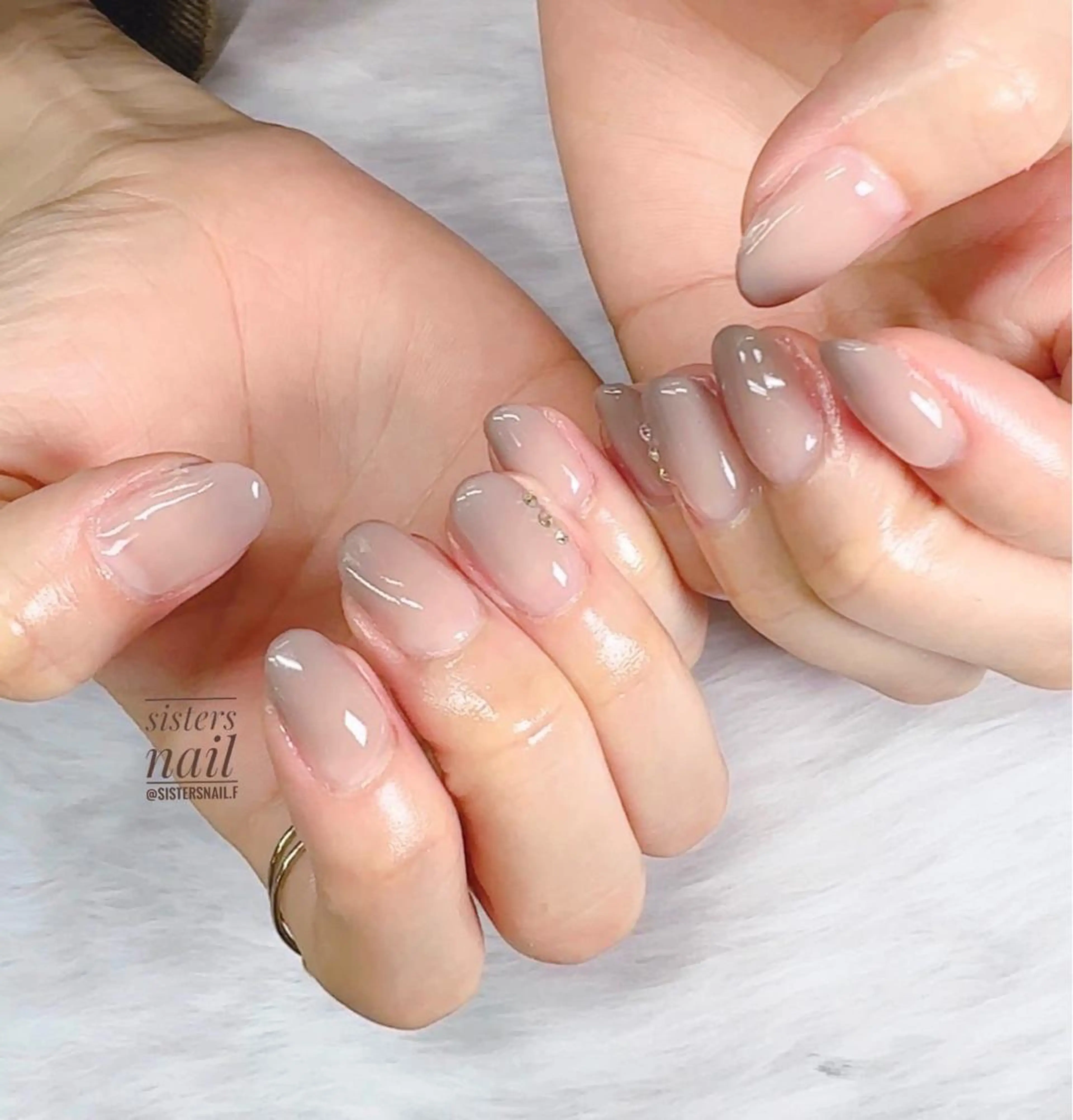 ネイル アートネイル カジュアル グラデーション オフィスネイル シンプルネイル sisters nail.fのネイルデザイン