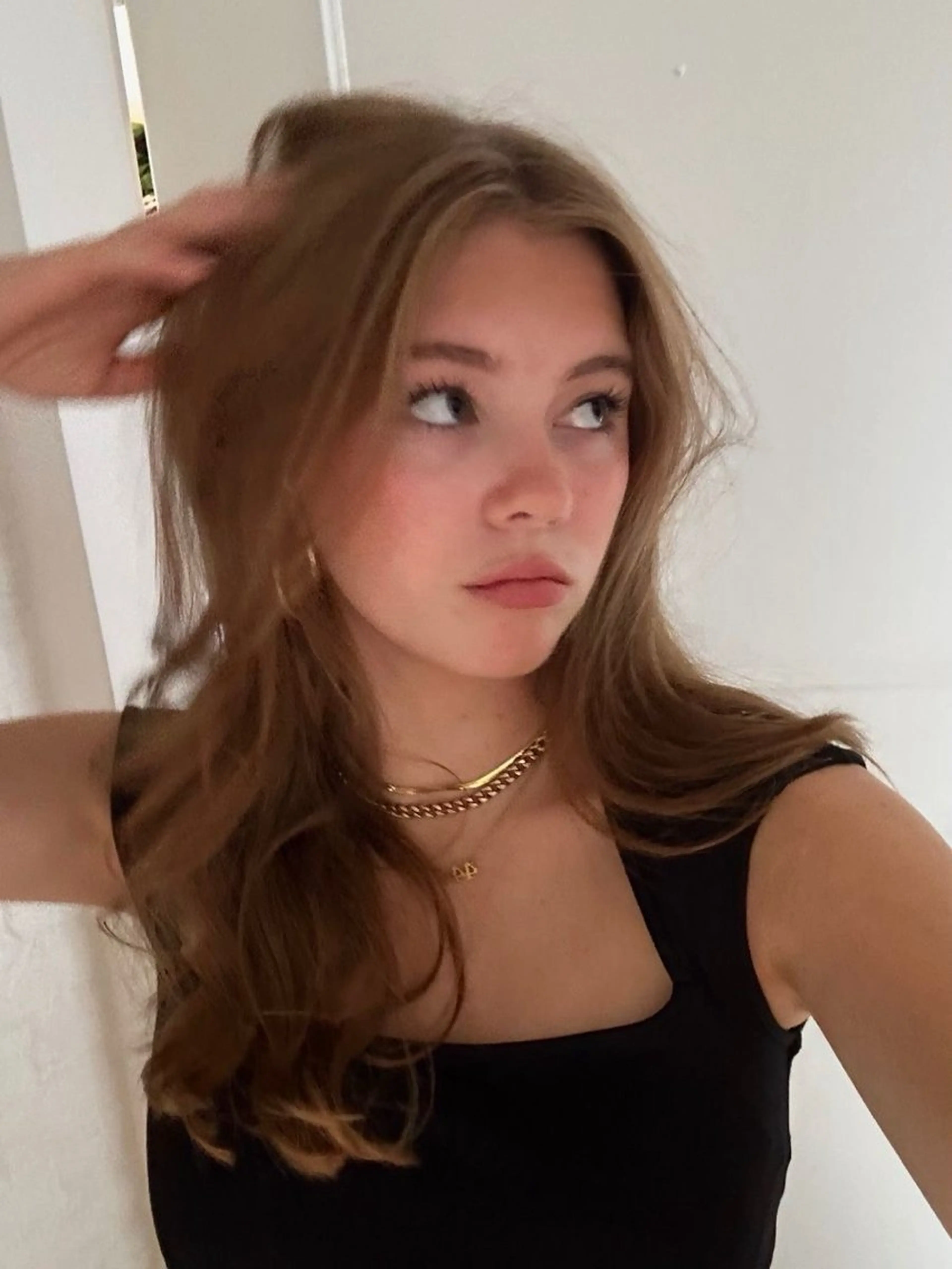 ロング カラー ブリーチなしカラー 美髪矯正・清水天空のヘアスタイル