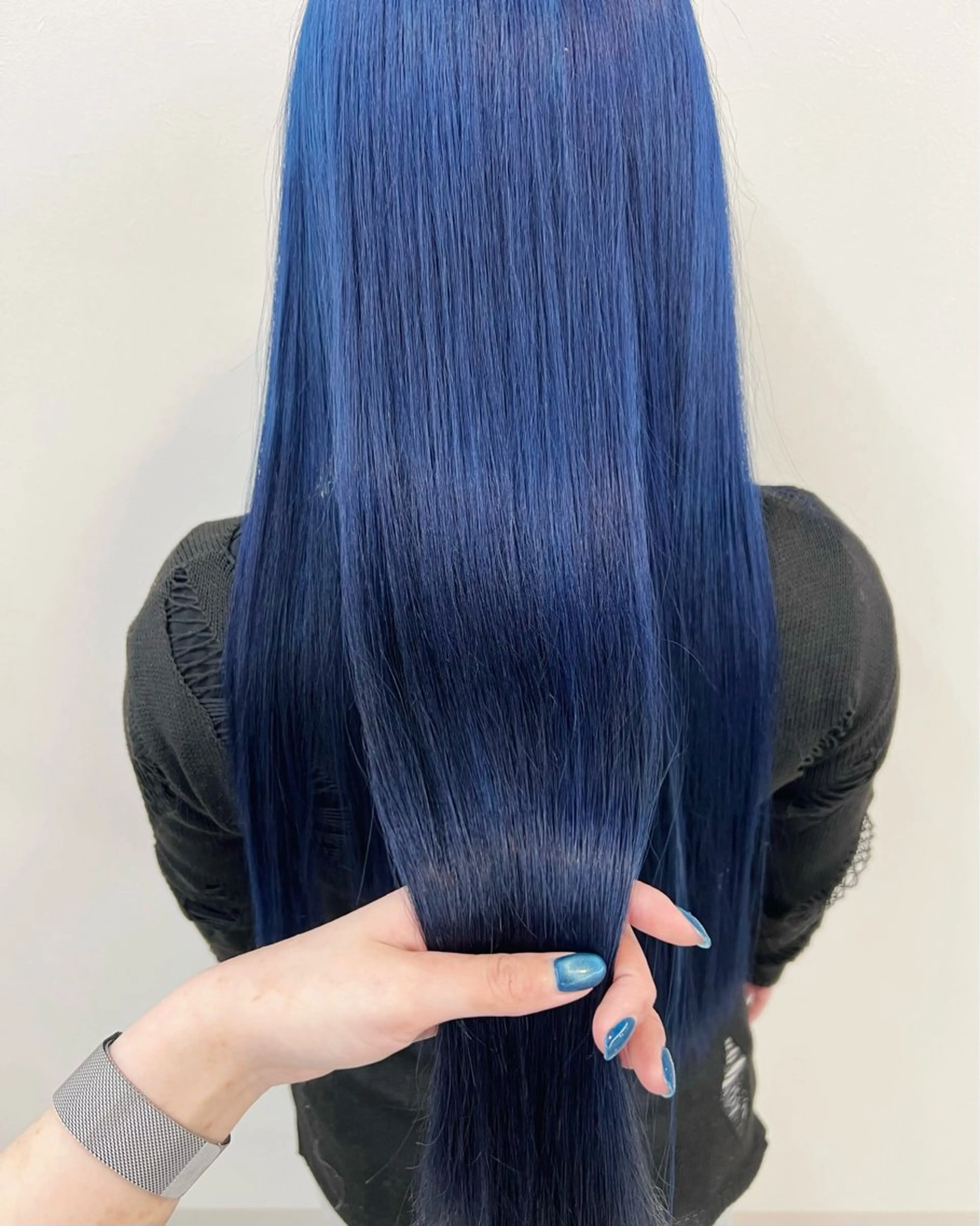 ロング カラー 黒髪 ブリーチ ブルーカラー ブルーブラック ネイビーカラー ヘアカラー ブリーチカラー🦋‪ 田中さくらのヘアスタイル