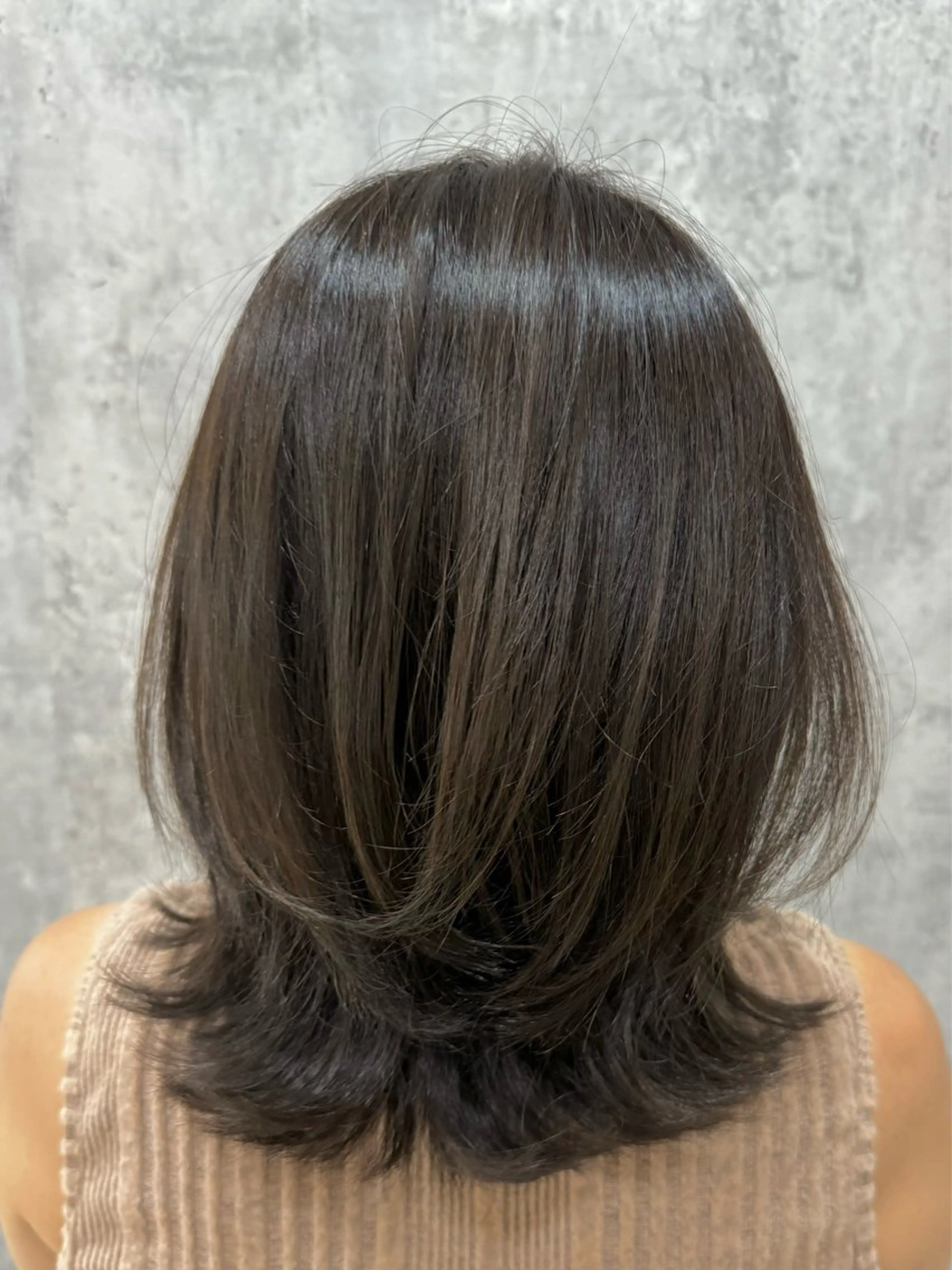 ミディアム 髪質改善×白髪ぼかし 美容師✂️武澤龍賀のヘアスタイル