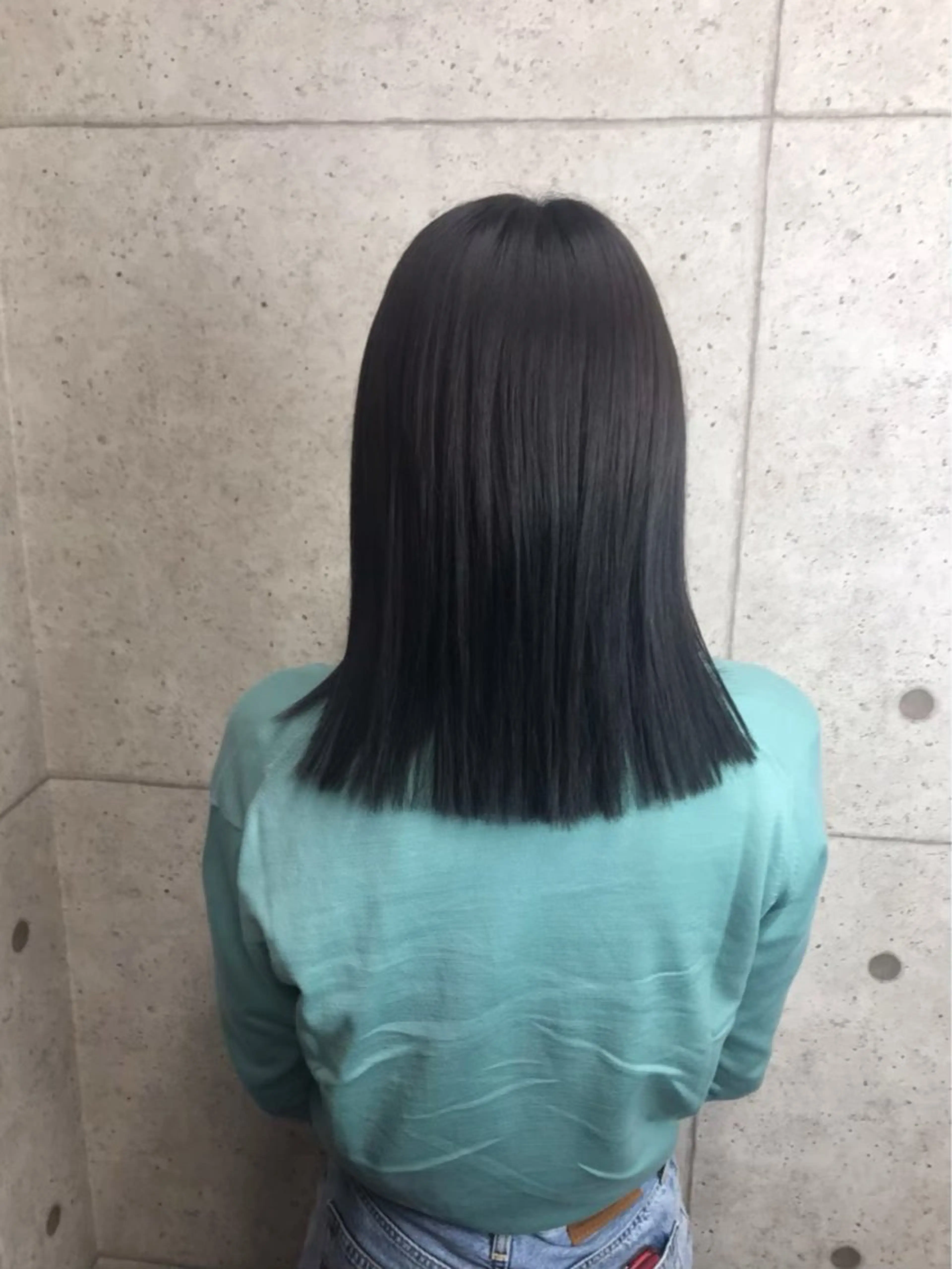 セミロング カット 縮毛矯正 成枝 天花のヘアスタイル