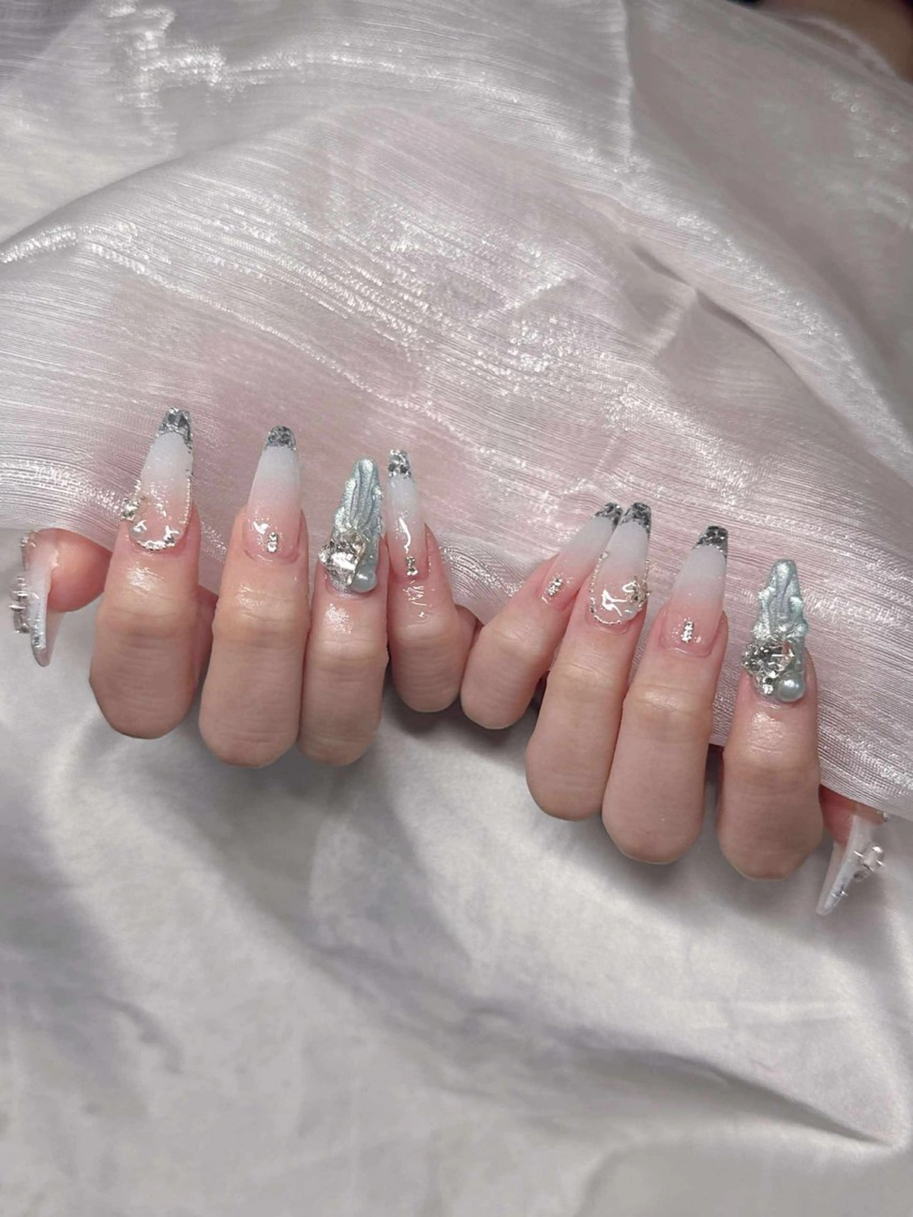 ネイル ハンドネイル Lee Nailsのネイルデザイン