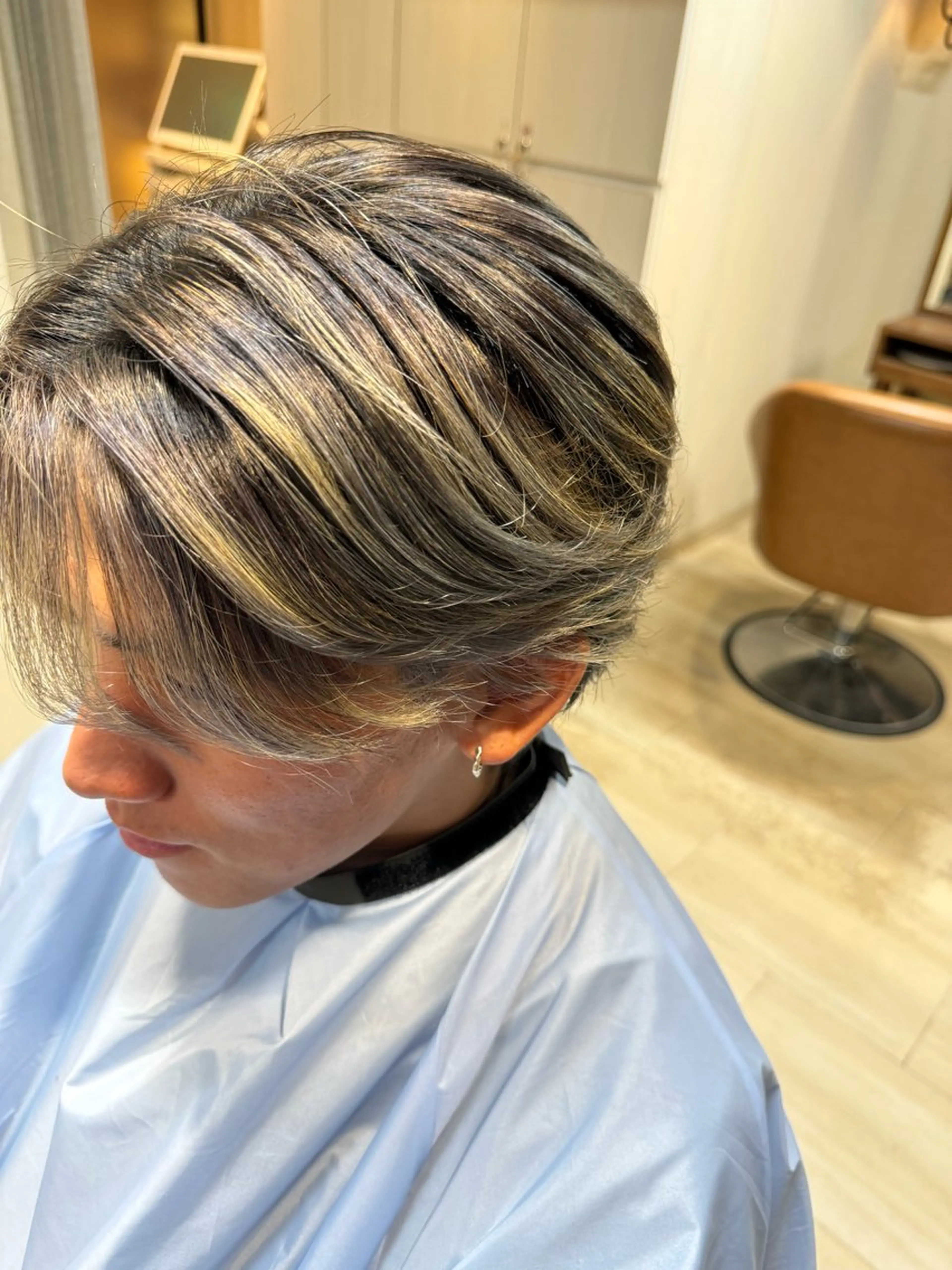 ショート カラー バレイヤージュ レイヤーカット カット ヘアカラー hair cranial所属・岡田怜大hair cranialのヘアスタイル