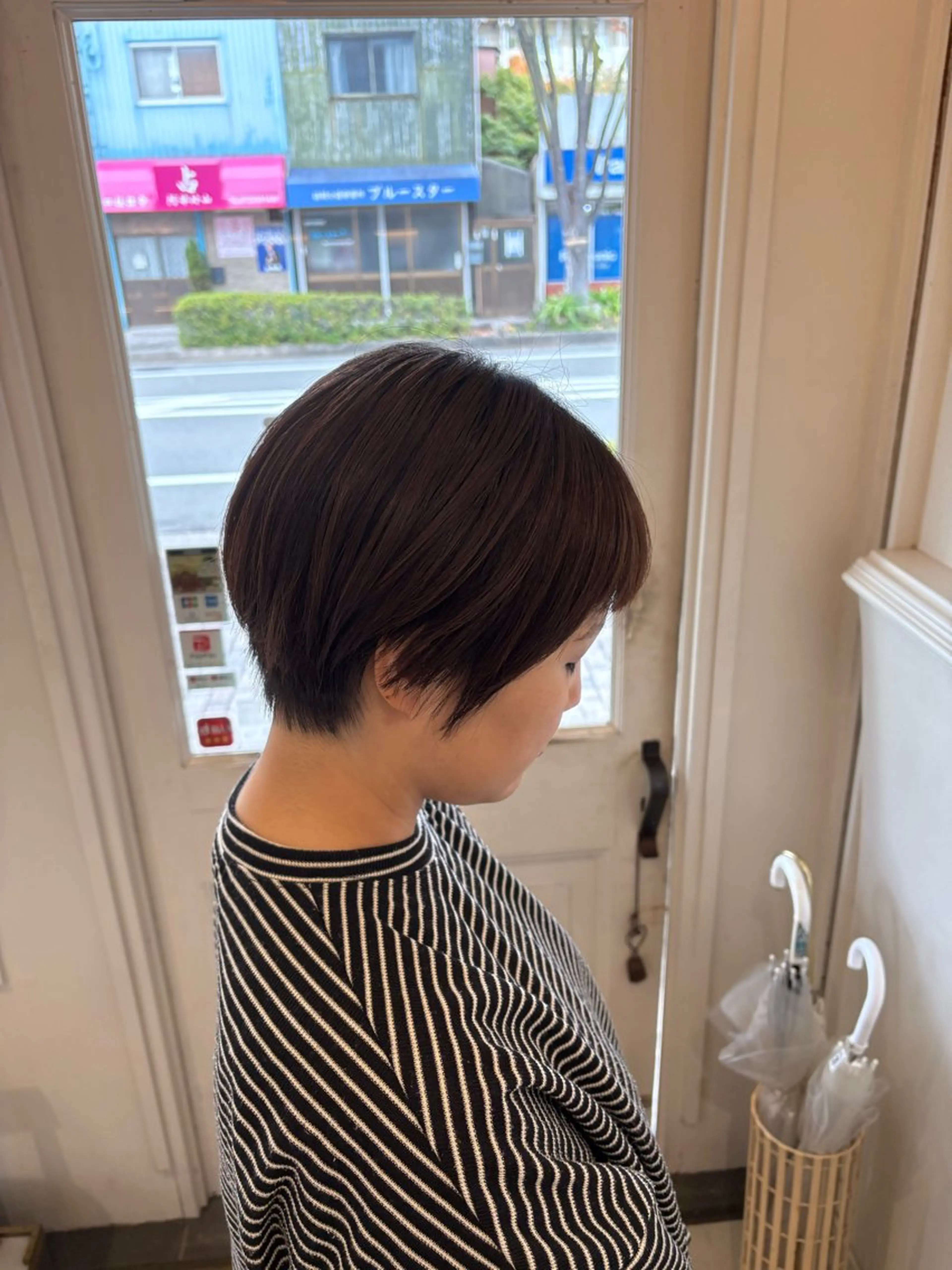 ショート 木 のみのヘアスタイル