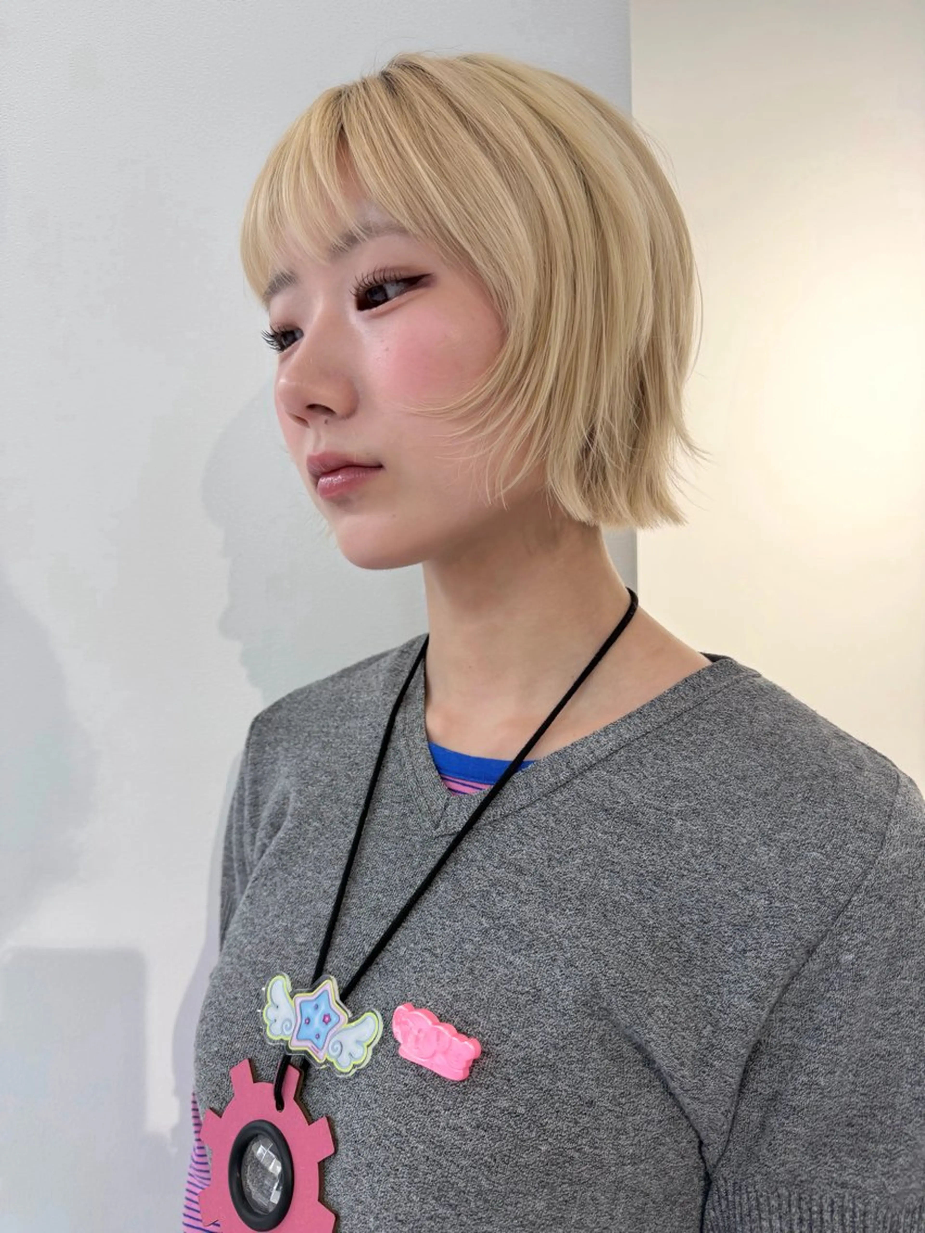 ショート カラー ベージュカラー ブリーチ ケアブリーチ デザインカラー ダブルカラー ヘアカラー TATSUブリーチ/ ミルクティーベージュのヘアスタイル