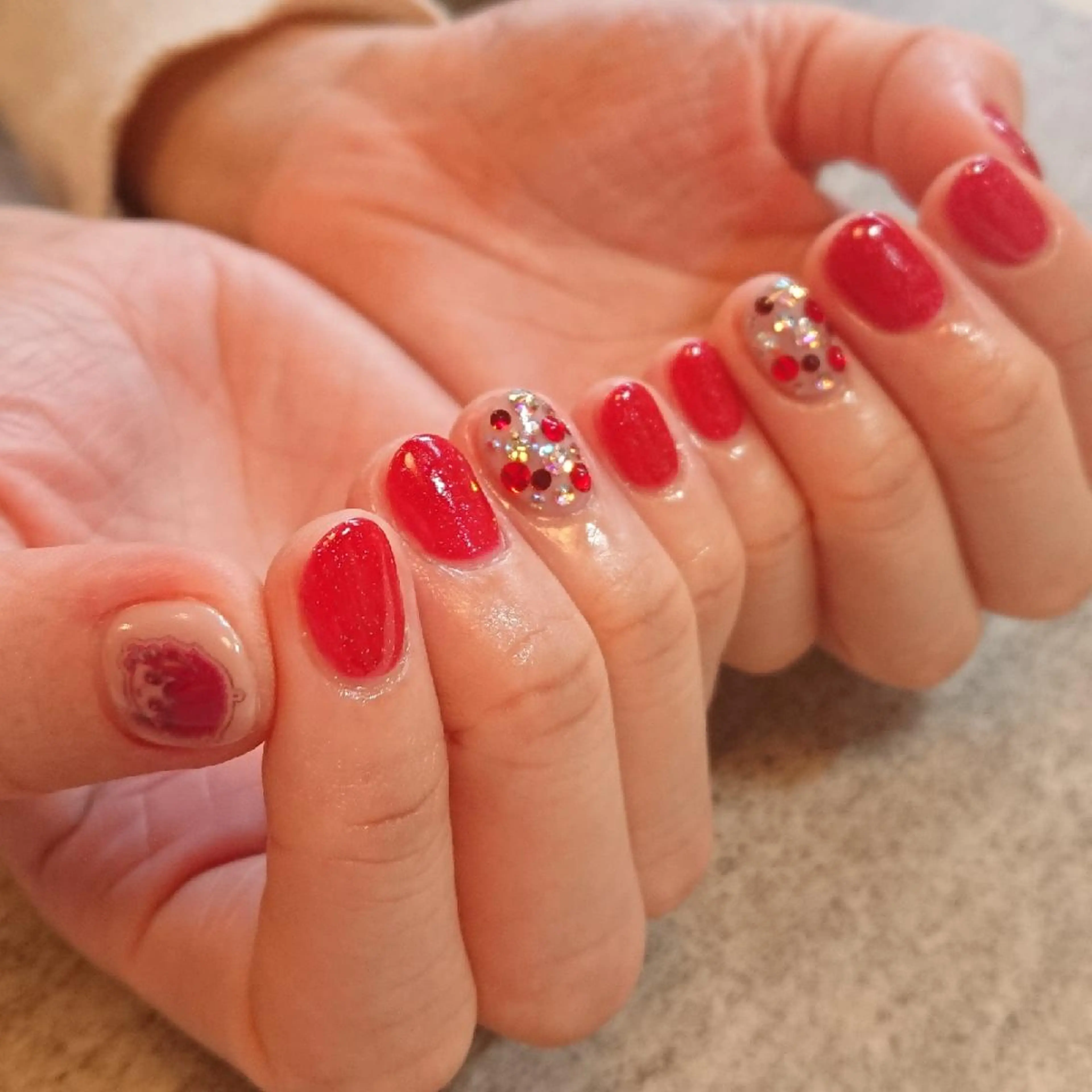 ネイル ストーンネイル ジェヌインネイル 河内のネイルデザイン