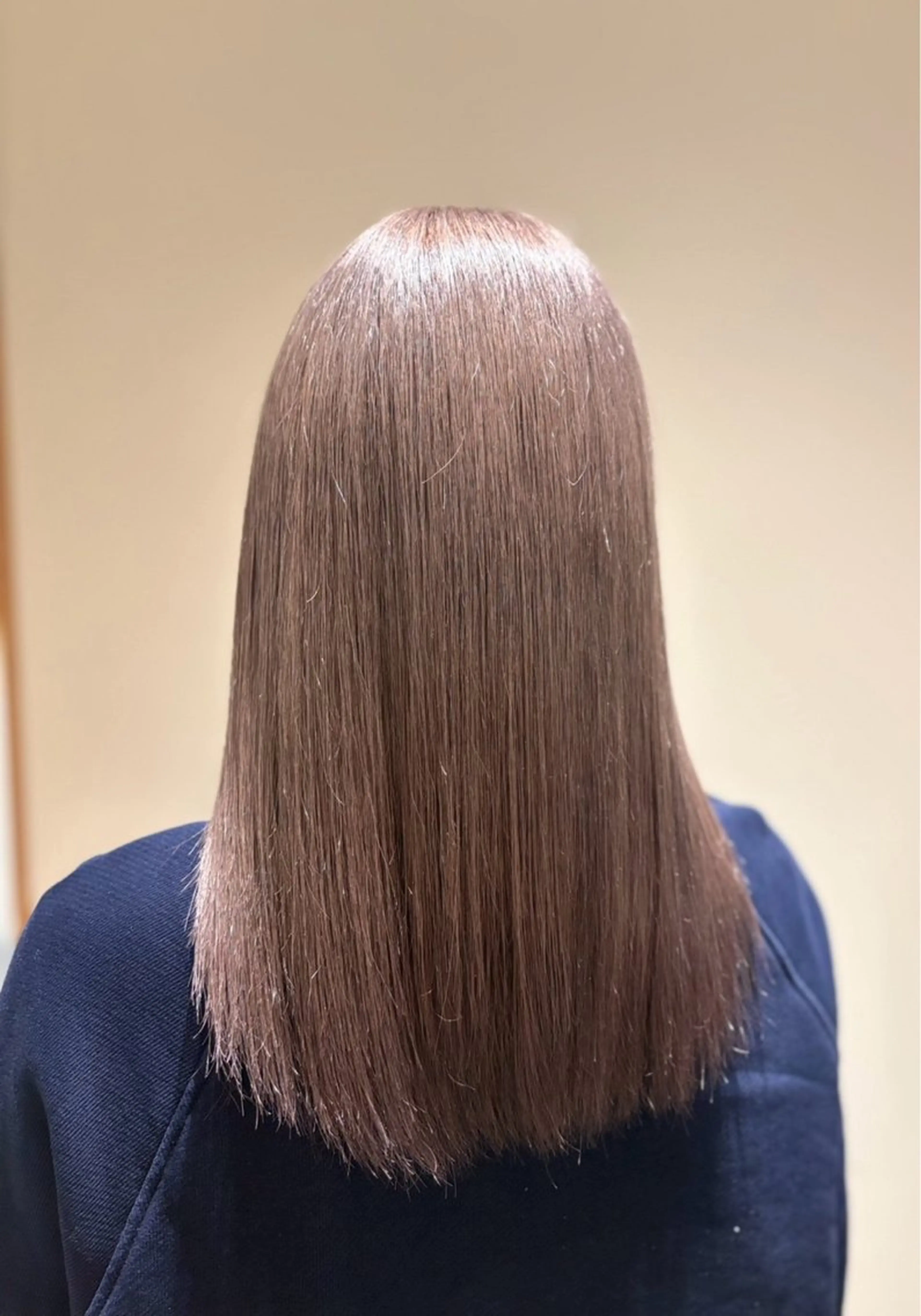 セミロング ヘアカラー こすげ あさみのヘアスタイル