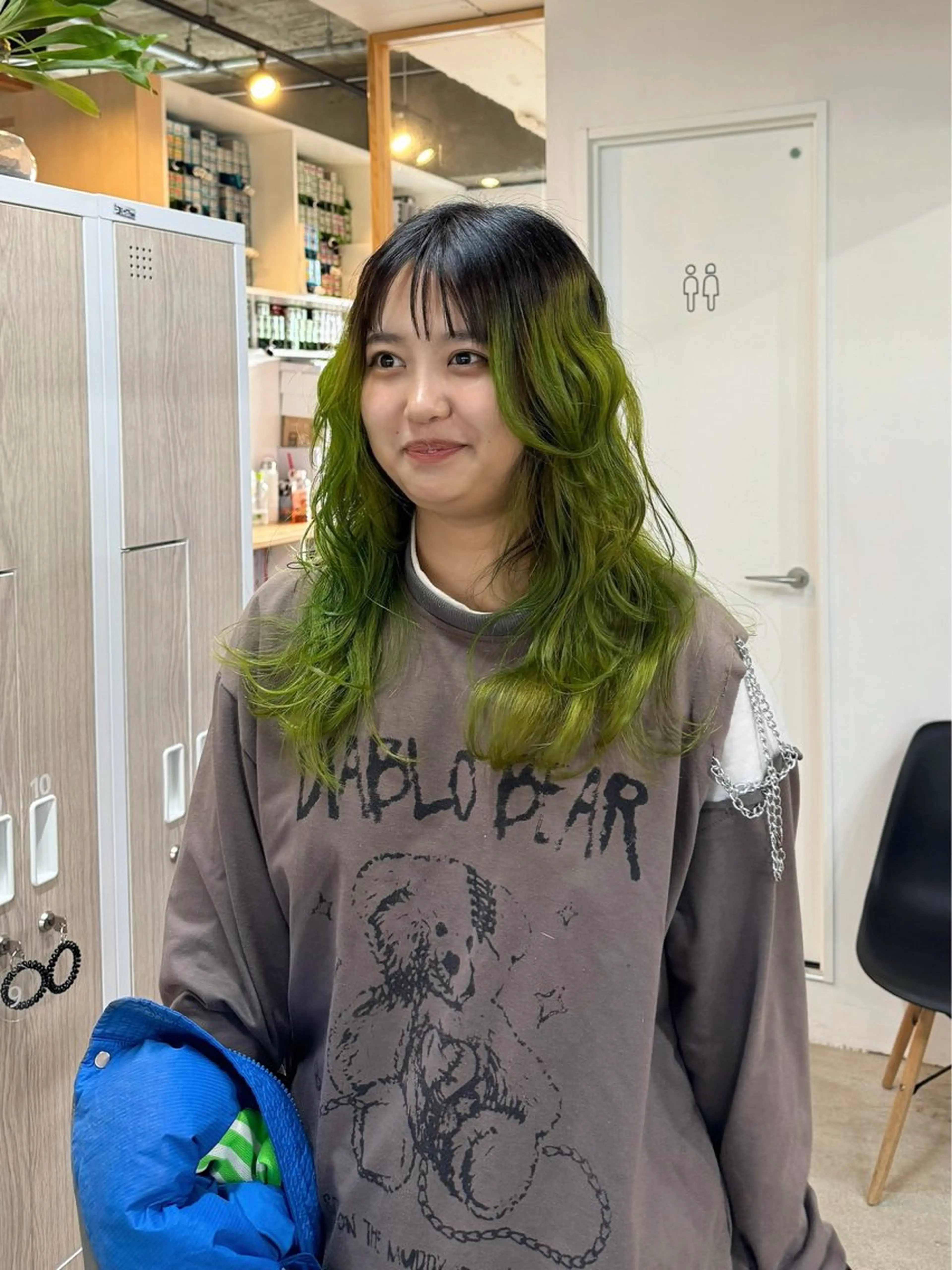 ロング 茜璃/ブリーチカラー /レイヤーカットのヘアスタイル