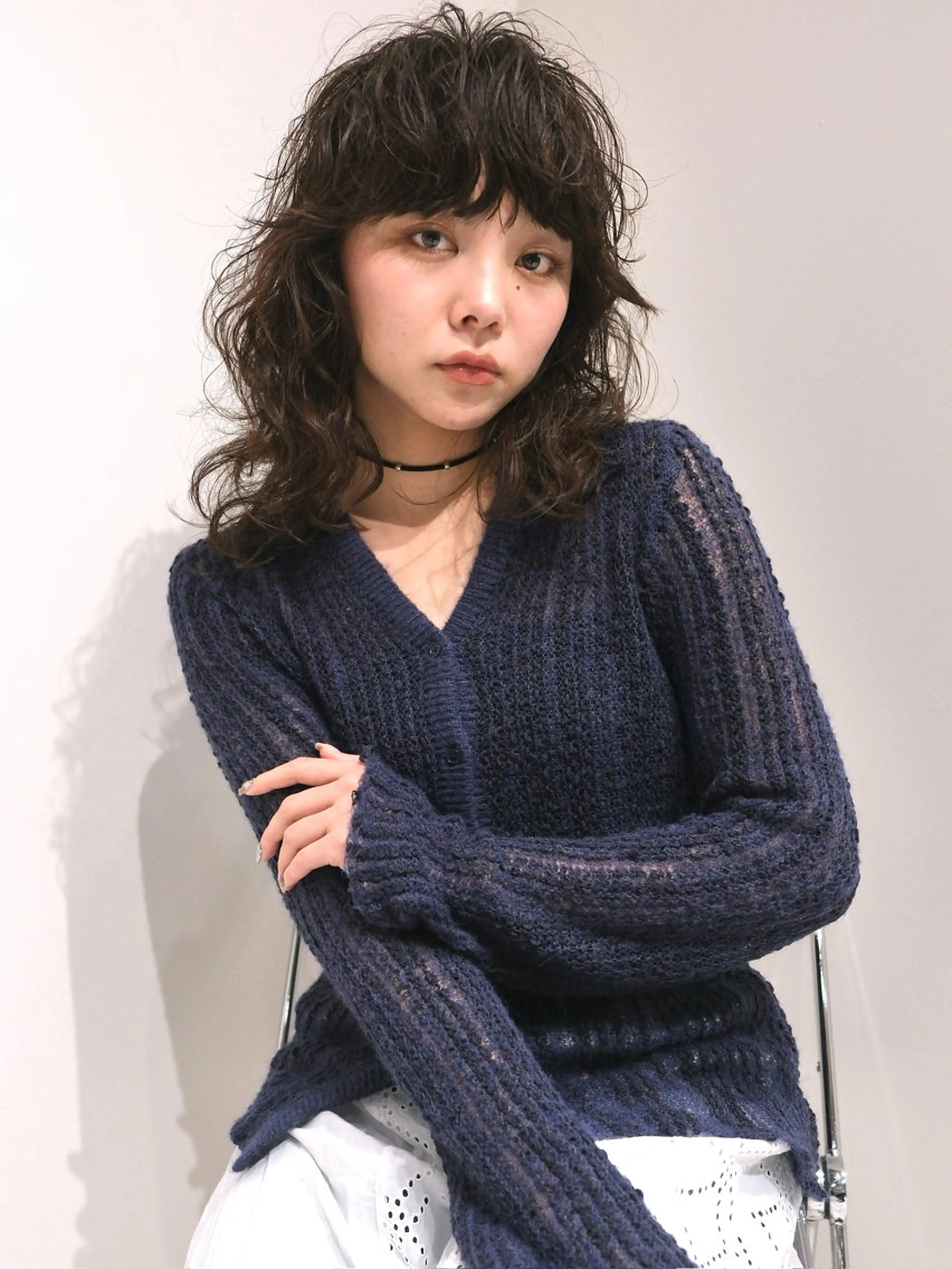 ミディアム パーマ ミディアムレイヤー ミディアムパーマ アッシュ くせ毛 レイヤーカット カット ヘアカラー パーマ トリートメント (h)wim ウィムのヘアスタイル