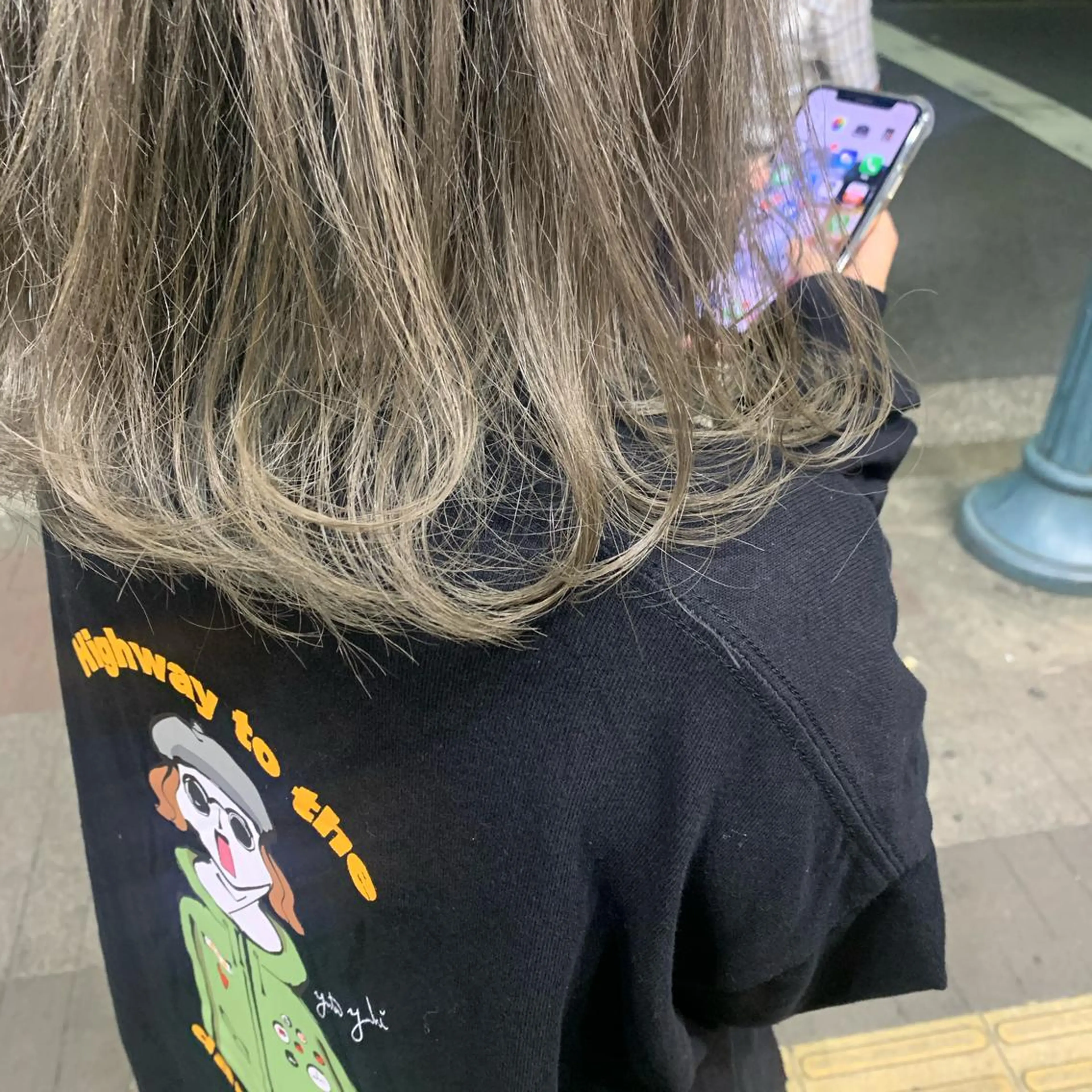 セミロング カラー グレージュ オリーブグレージュ オリーブグレー ヘアカラー 韓国ヘア🦋 MIYUのヘアスタイル