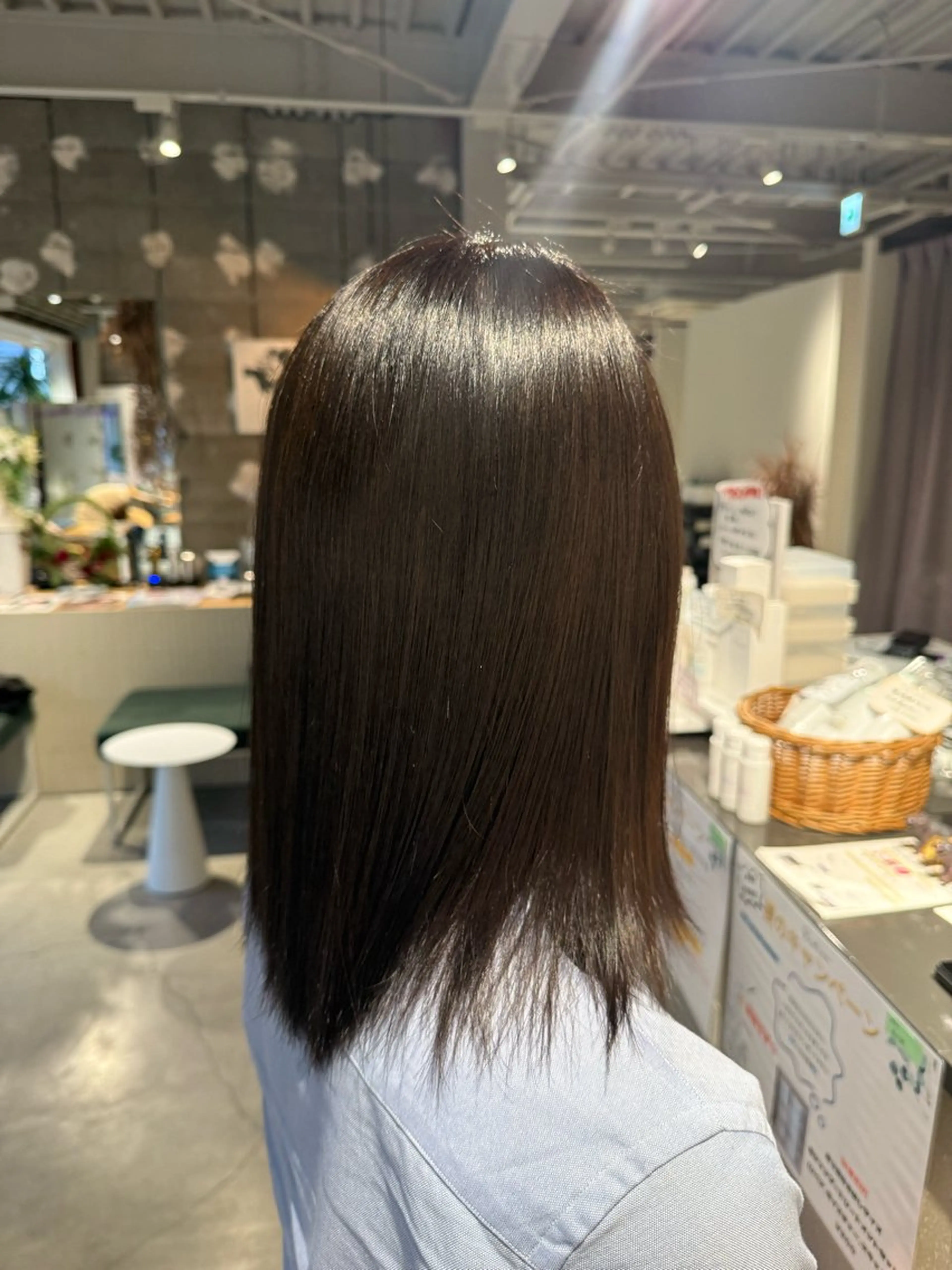 セミロング 井手上 陽菜のヘアスタイル