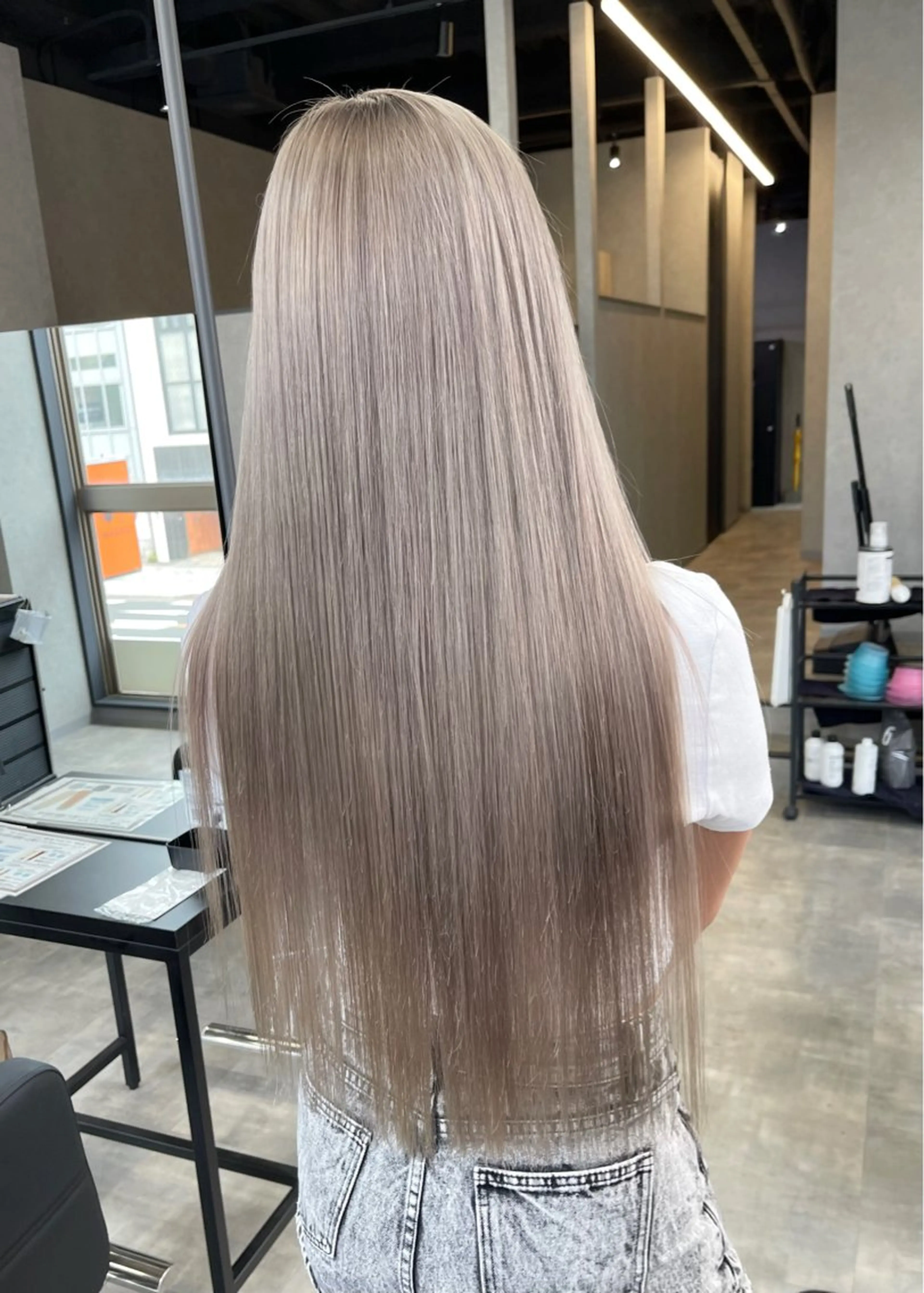 カラー 𝗮𝘆𝘂𝗺𝗶 ハイトーン🎀のヘアスタイル