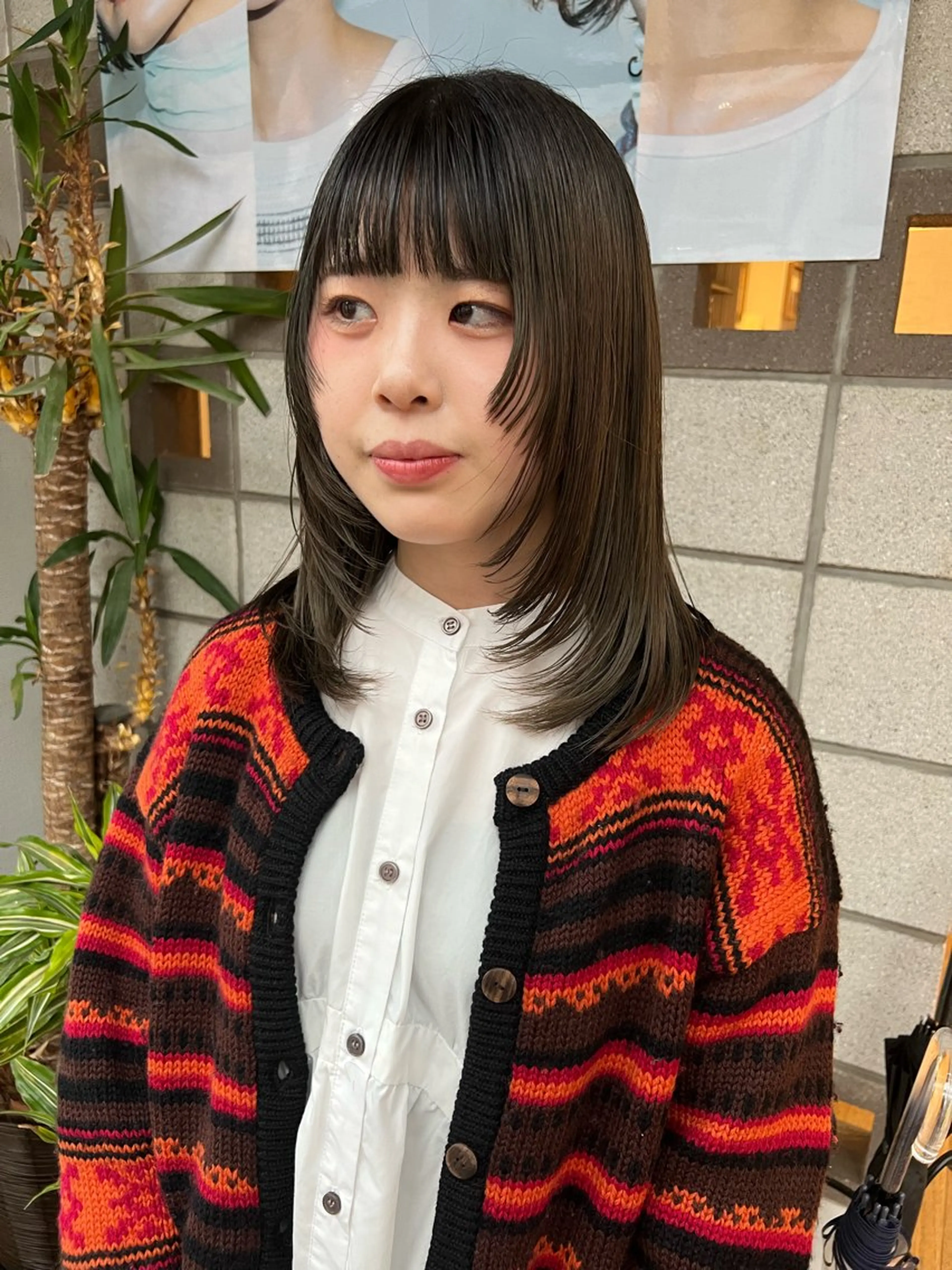 セミロング 顔周りカット レイヤーカット カット ヘアカラー トリートメント 松本 夏海のヘアスタイル