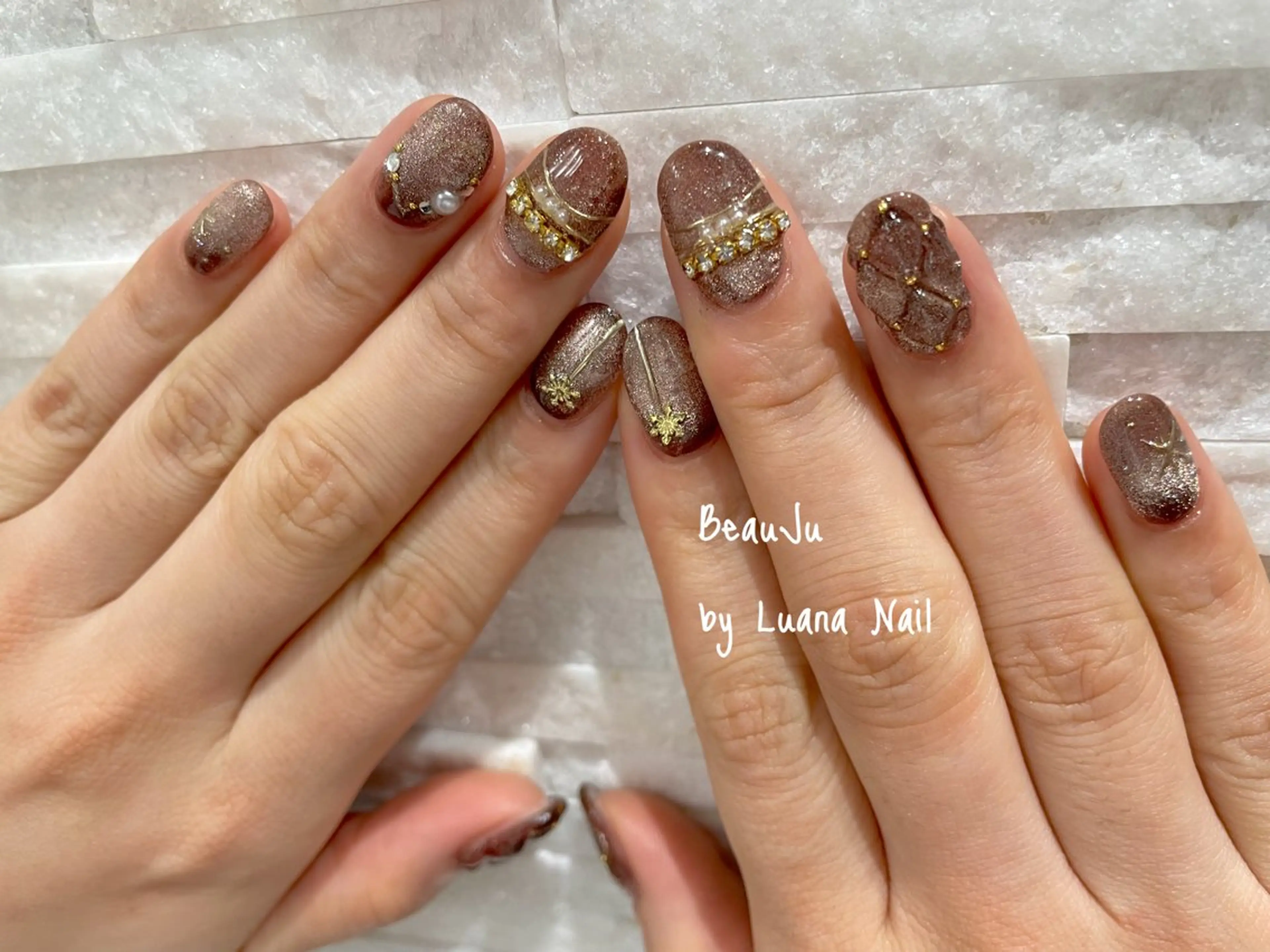 ネイル マグネットネイル ハンドネイル BeauJu by Luana Nailのネイルデザイン