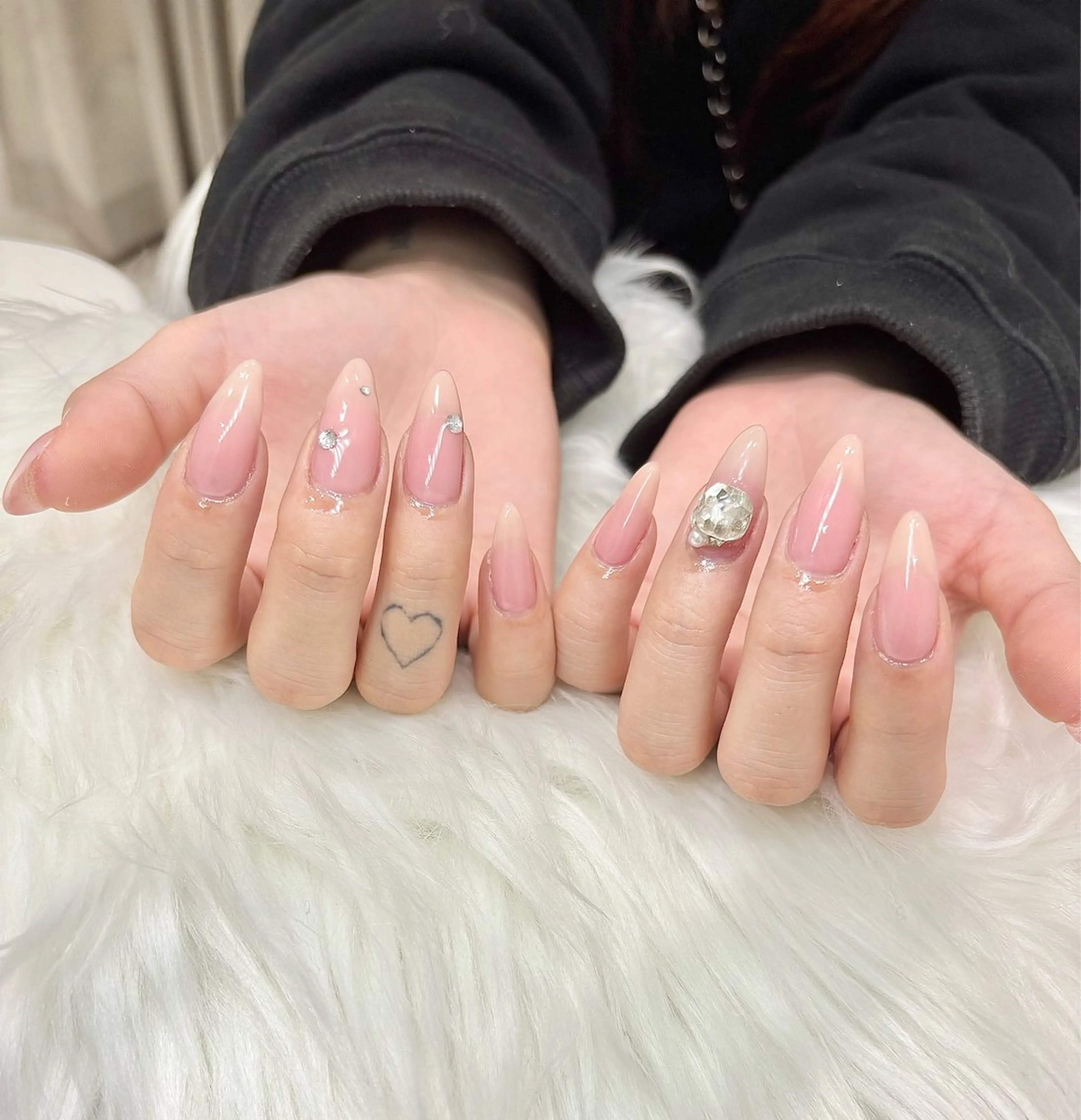ネイル フレンチネイル グラデーション キラキラネイル 韓国ネイル マグネットネイル VOXJAPAN CHIYURIのネイルデザイン