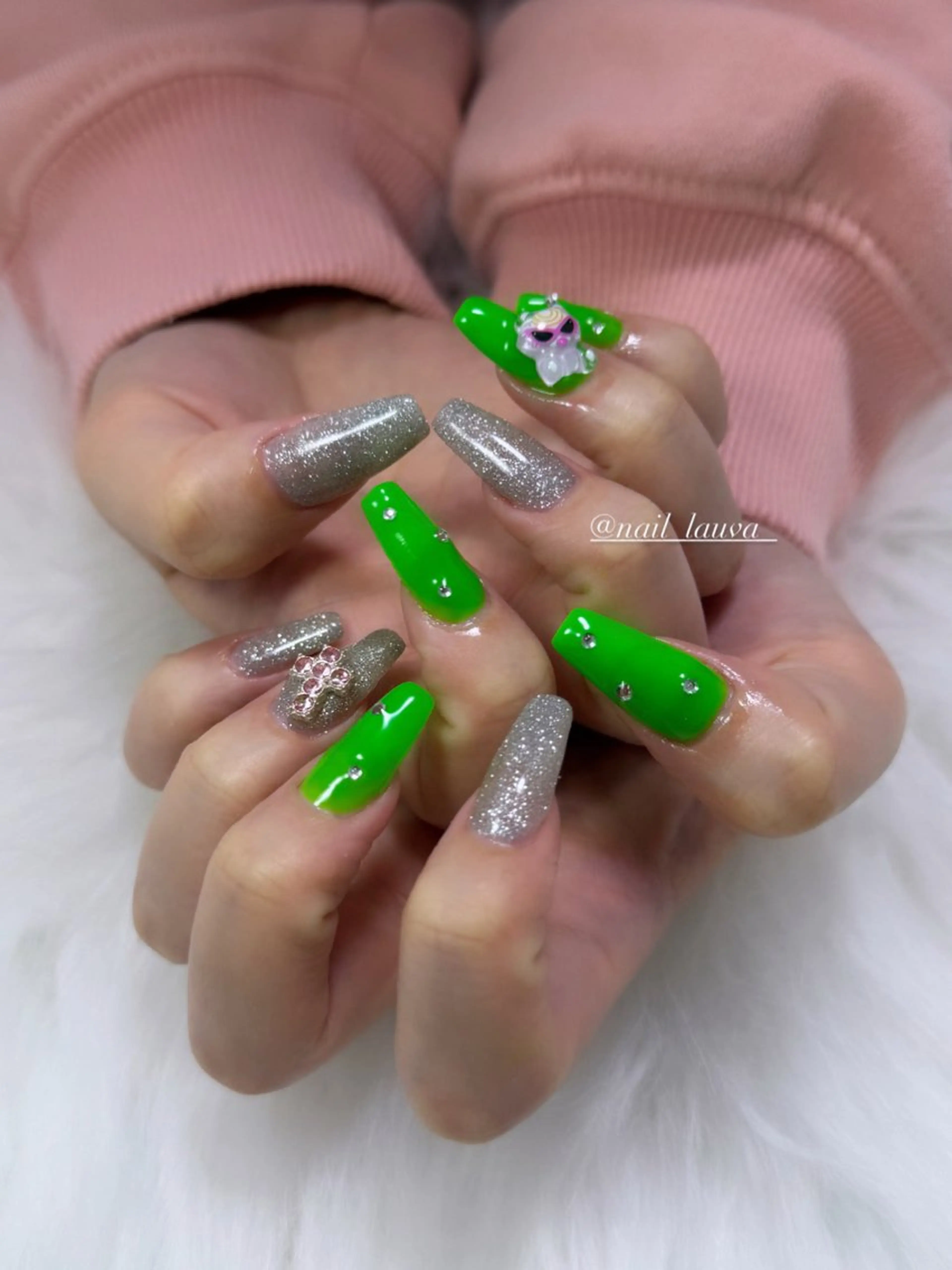 ネイル フラッシュネイル ハンドネイル lauva所属・nailsalon lauvaのネイルデザイン