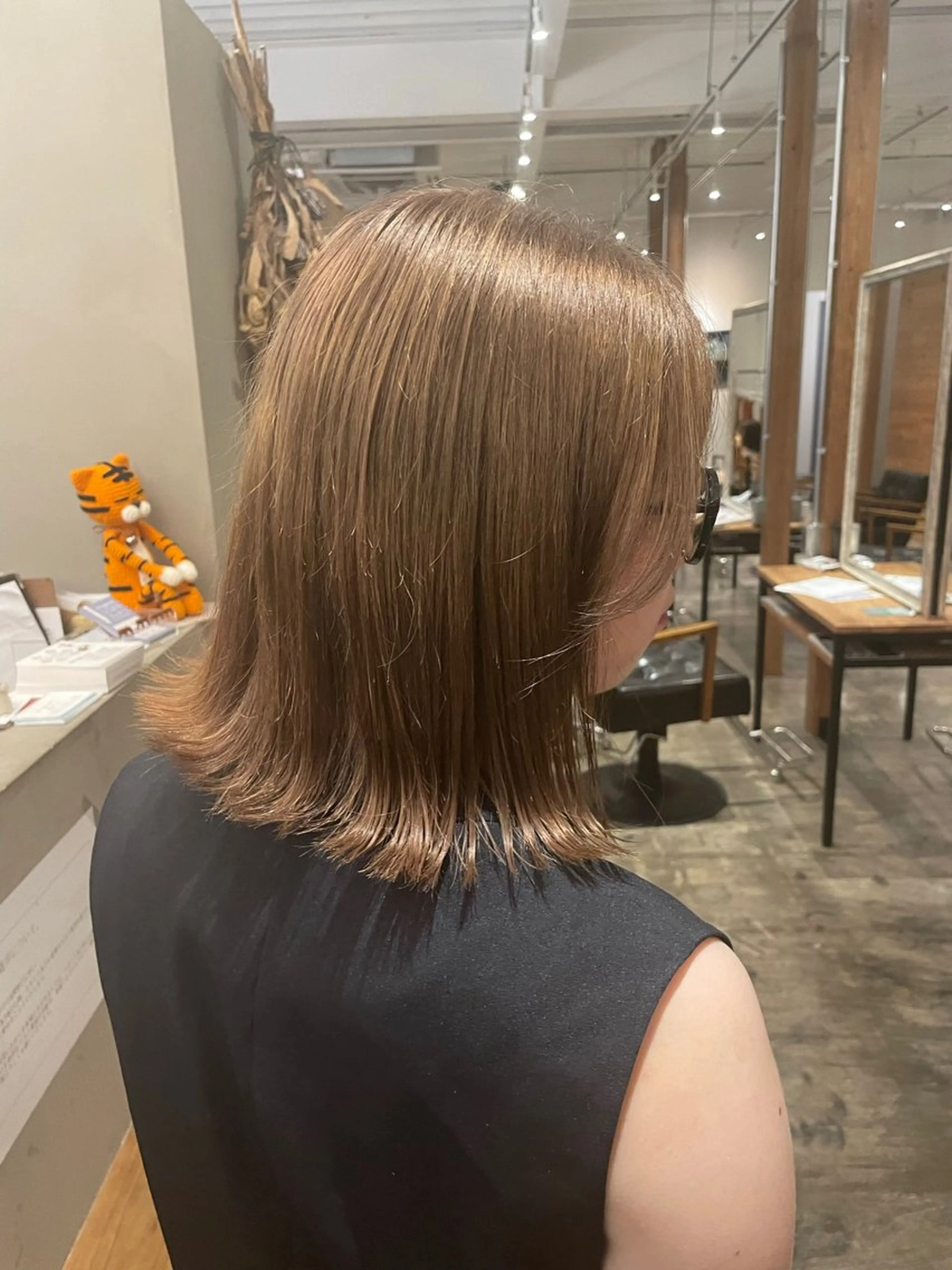 ミディアム ヘアカラー 🧋ミルクティーカラ ー🧋特化小林拓登のヘアスタイル