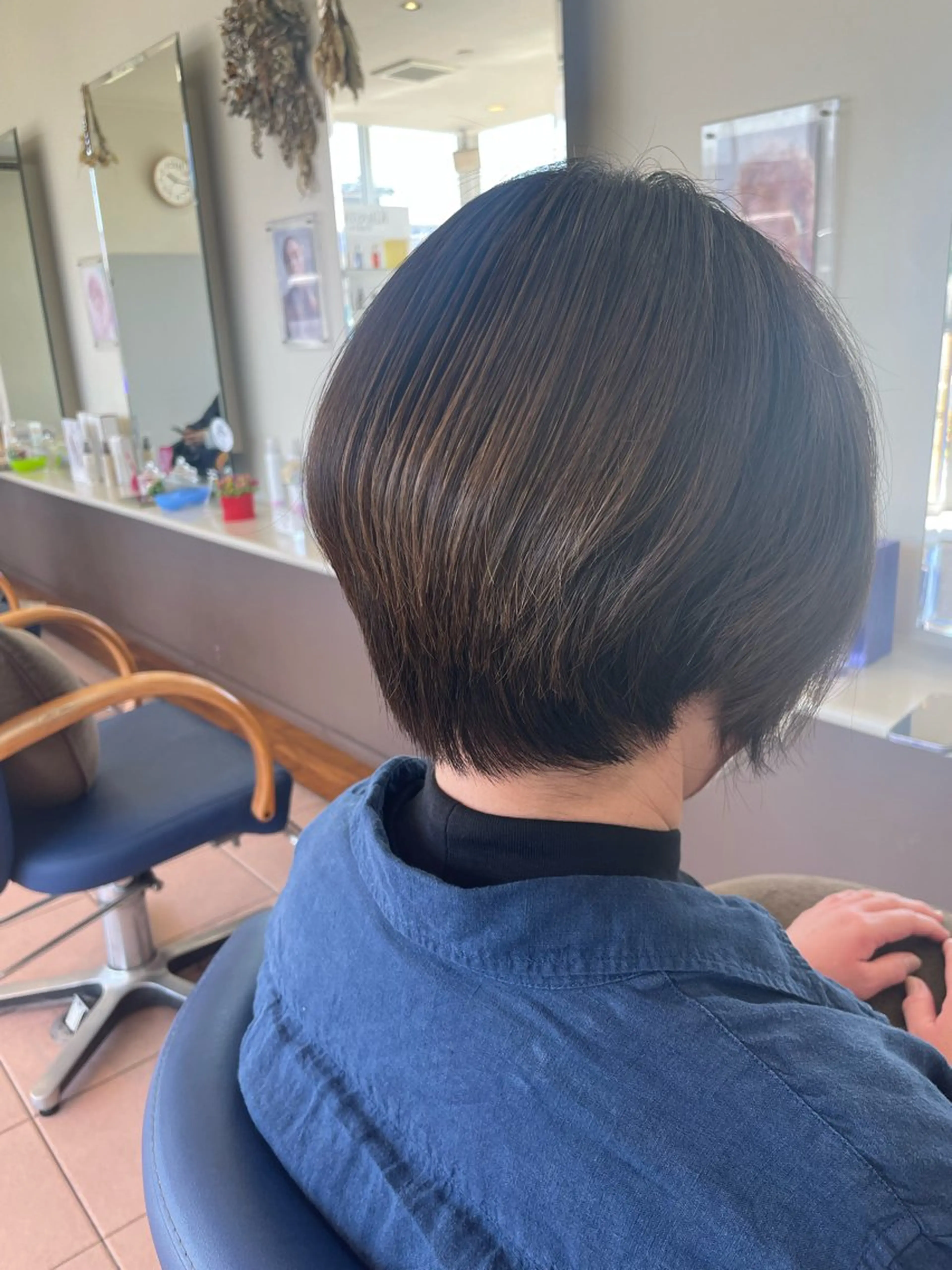 ショート ショートボブ ボブ くびれヘア ショートヘア 小顔カット attrice杉山 綾乃のヘアスタイル