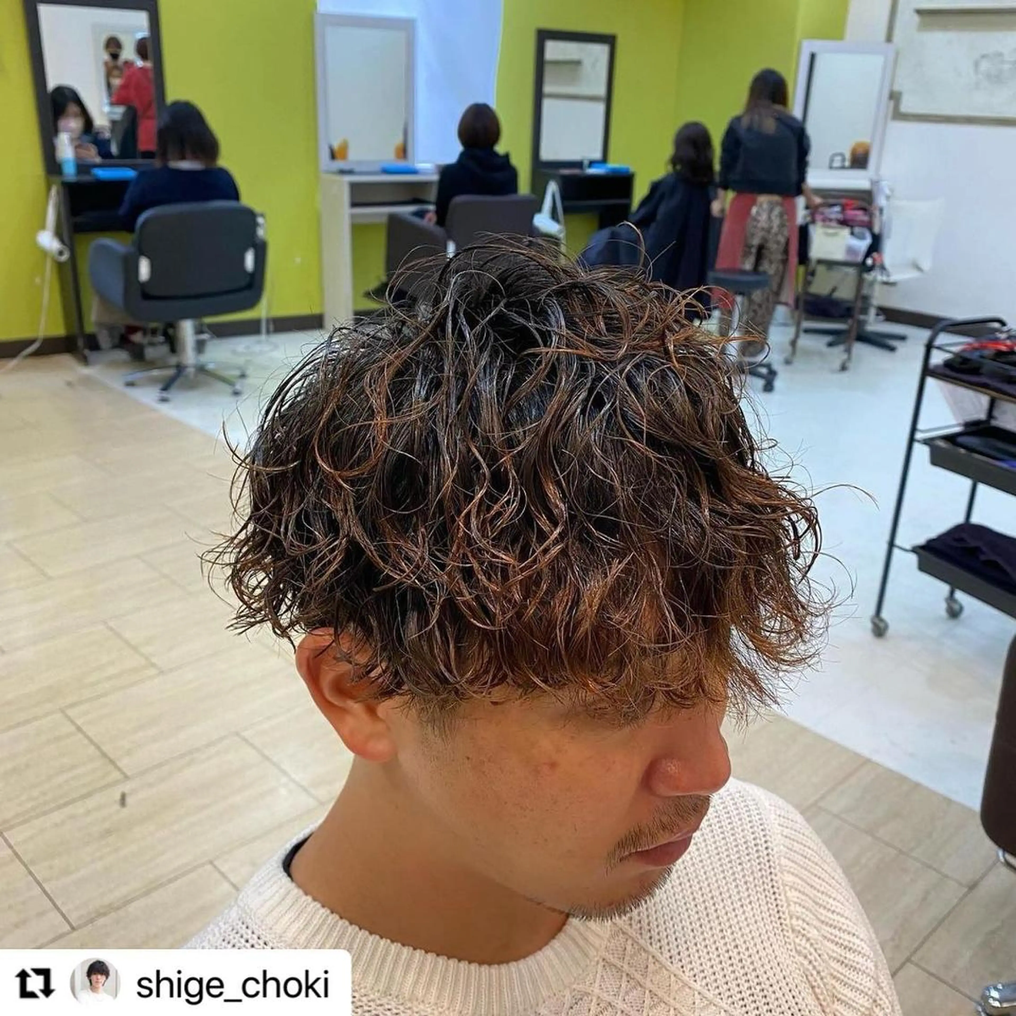 ショート カラー パーマ メンズ センターパート メンズ韓国風 マッシュ メンズパーマ メンズツイストパーマ 🩷Eny terrace🩷のヘアスタイル