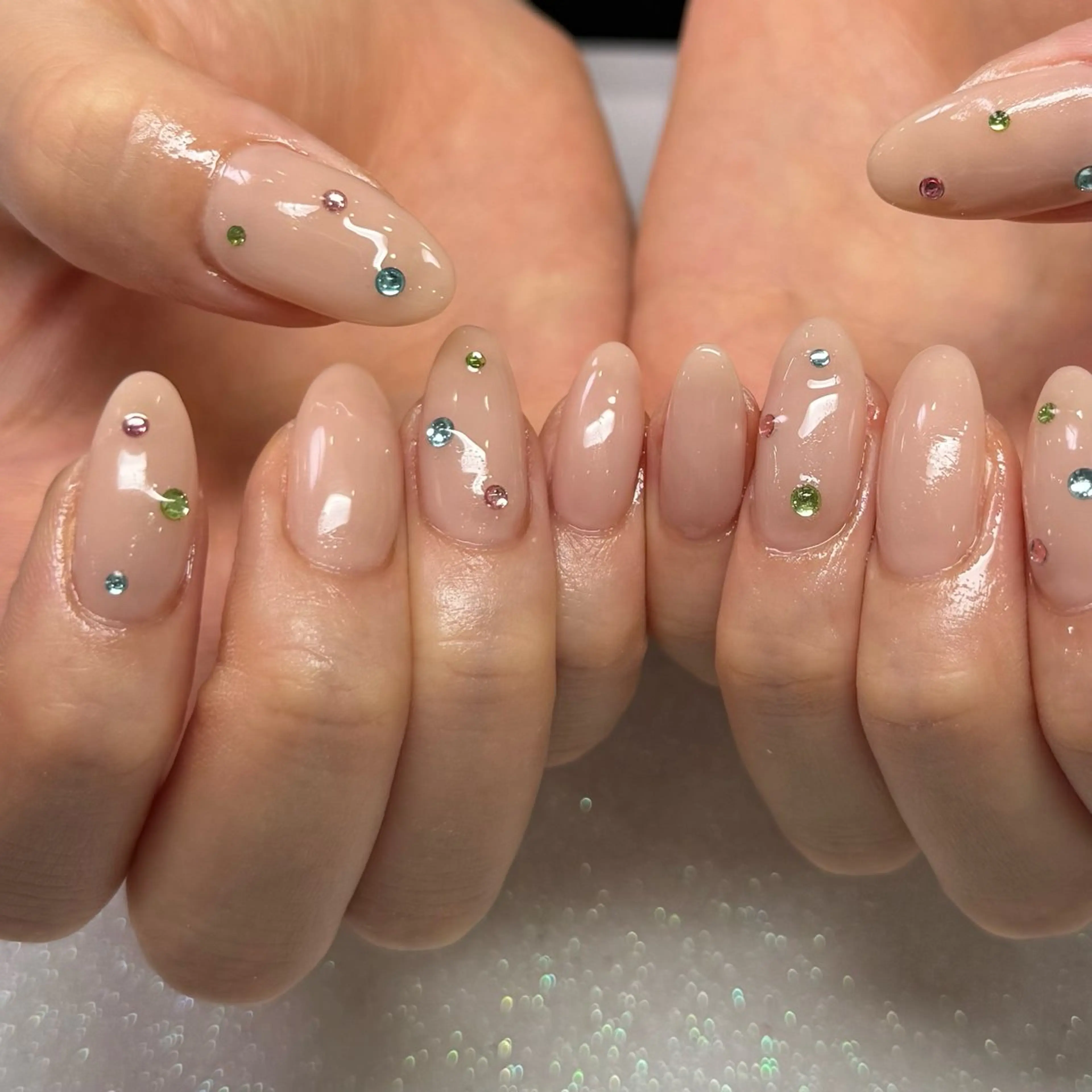 ネイル ハンドネイル VIERU 🌈🎀💖のネイルデザイン