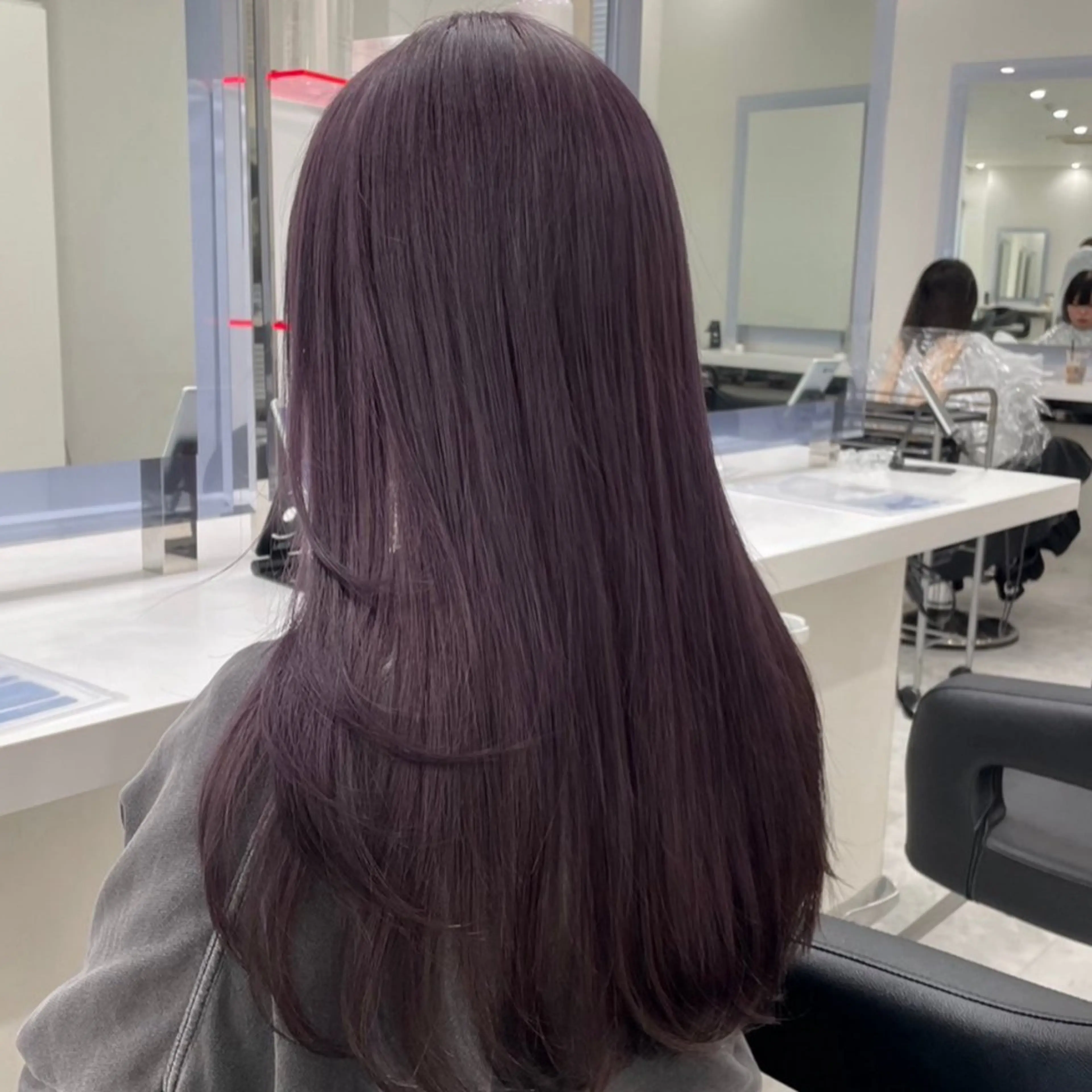 ロング カラー 流行りの透明感カラー ×縮毛矯正🤍ユウのヘアスタイル