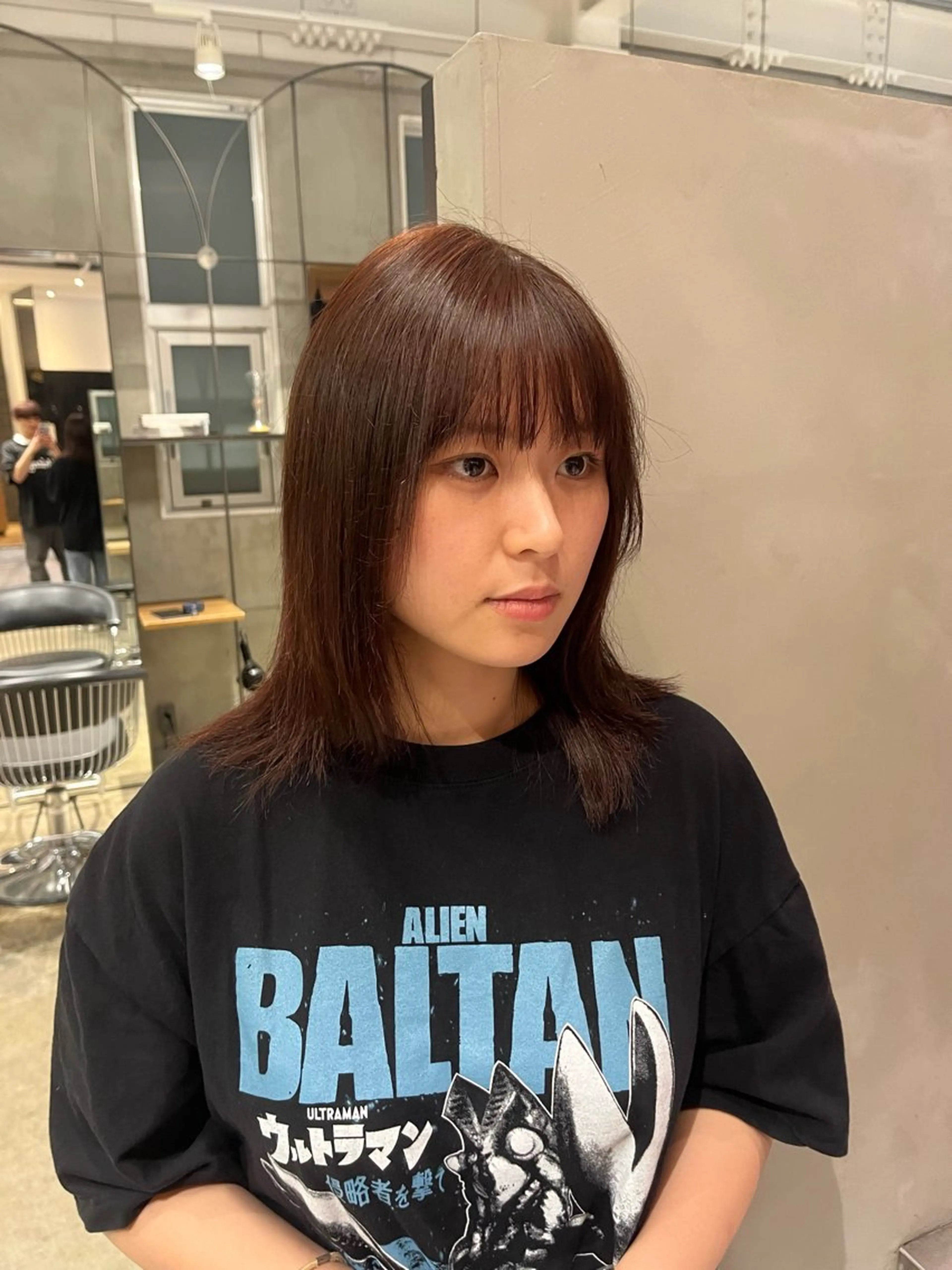 セミロング カラー 須藤 優真 切りっぱなしボブのヘアスタイル