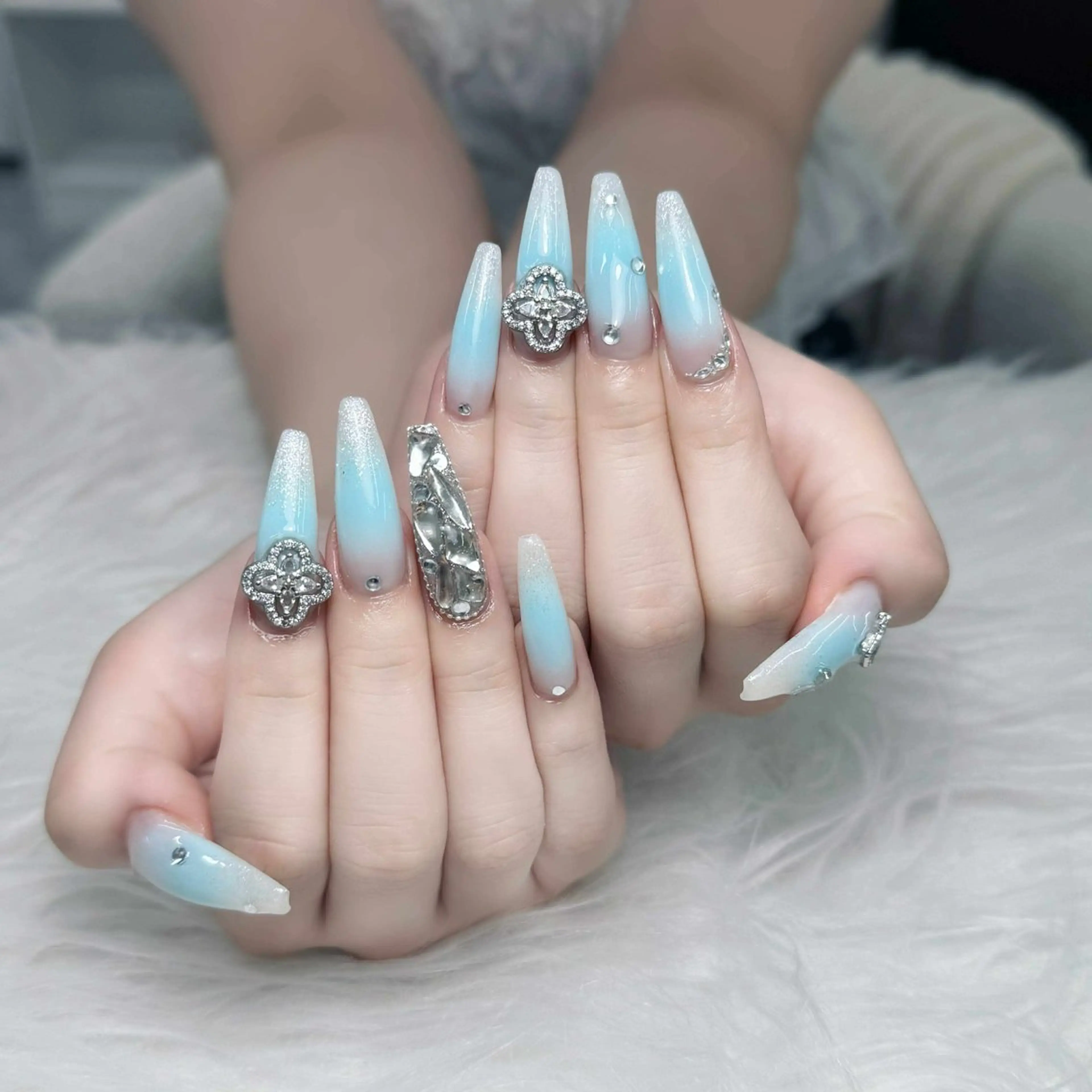 ネイル ハンドネイル ハンドケア Nova Nail Salonのネイルデザイン