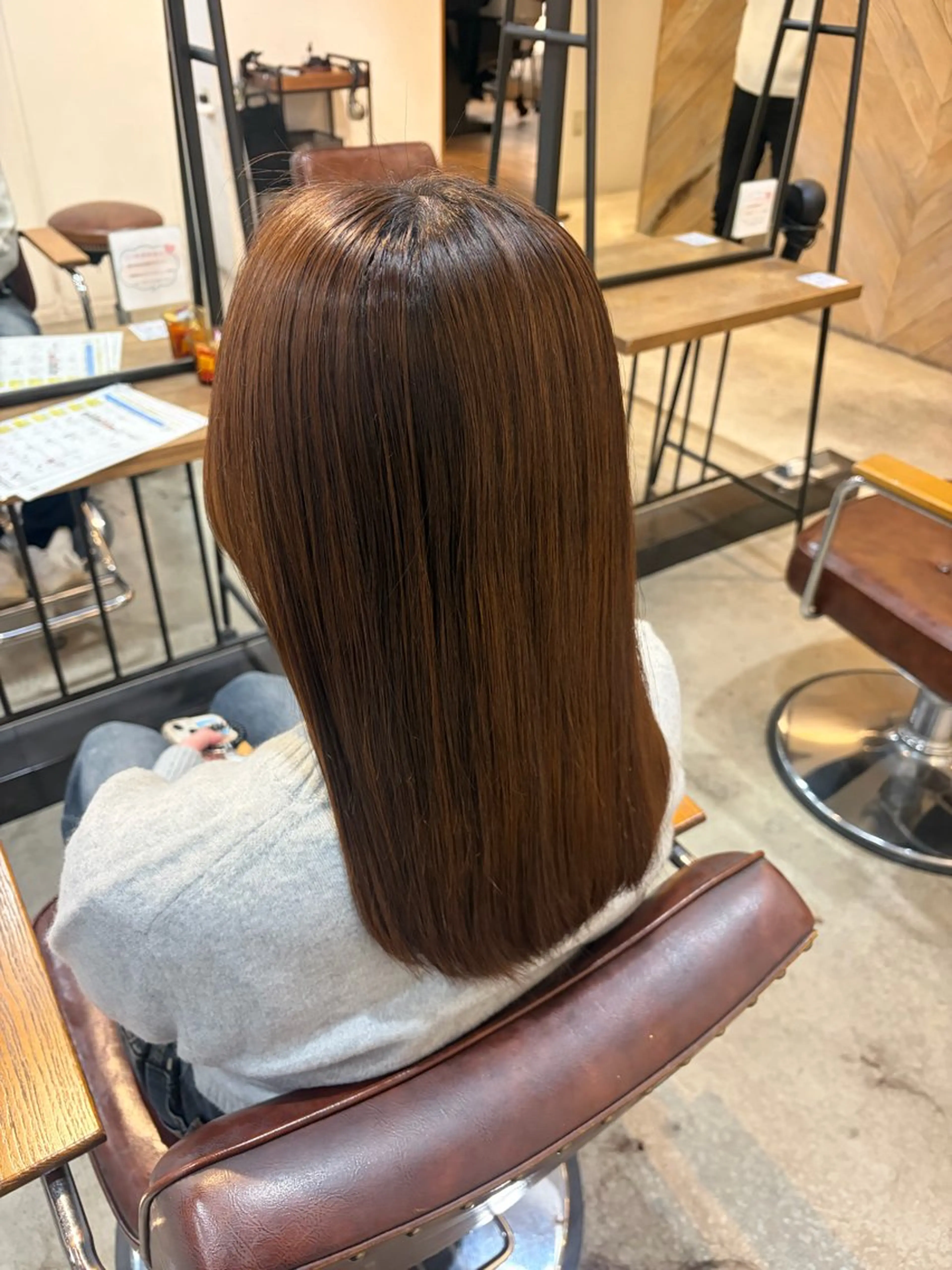 セミロング 聖菜/ hina /レイヤー/艶カラーのヘアスタイル