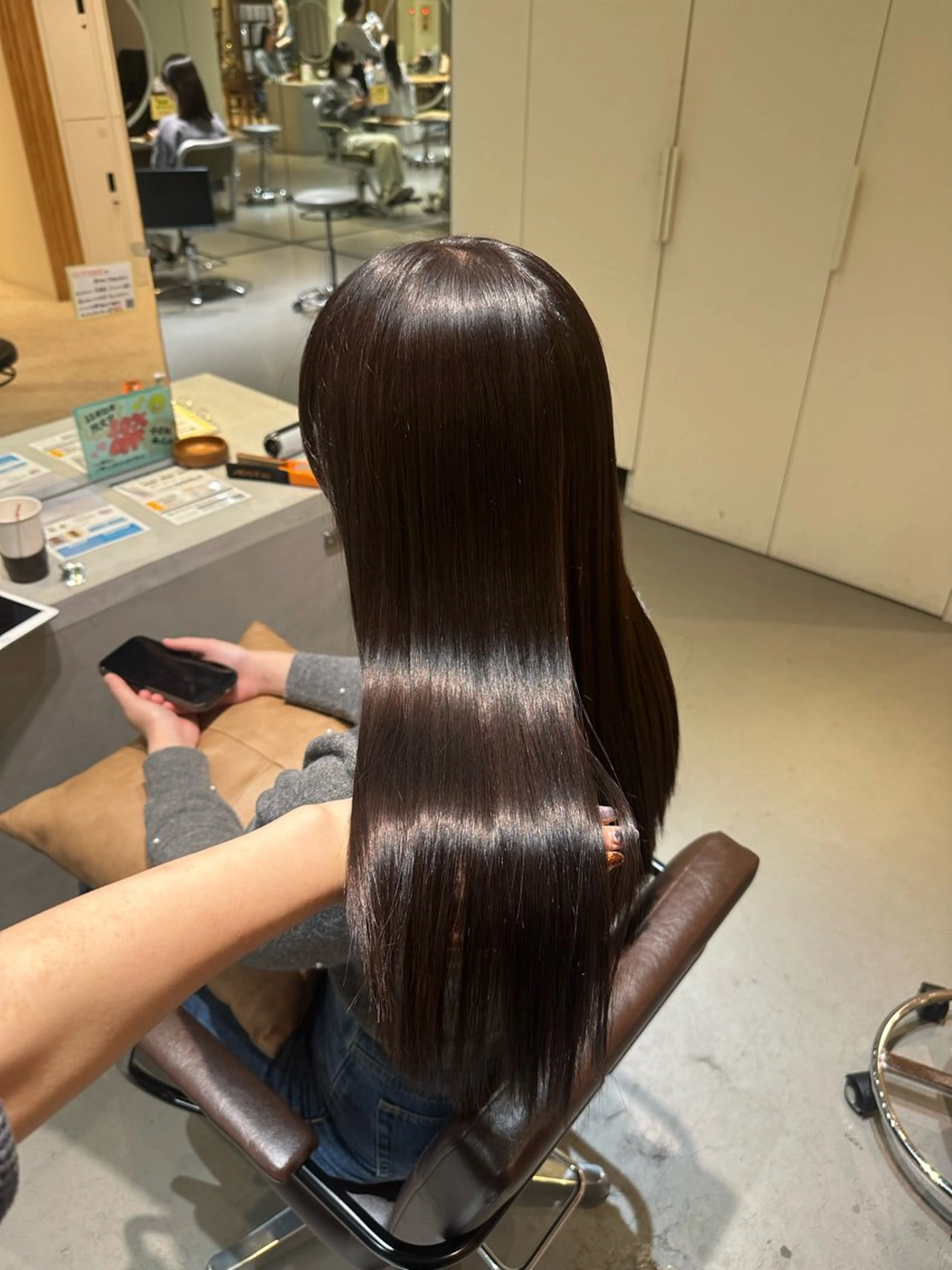 ロング カラー ブラウンカラー カット ヘアカラー こがねざわみさき 🦭透明感カラーのヘアスタイル
