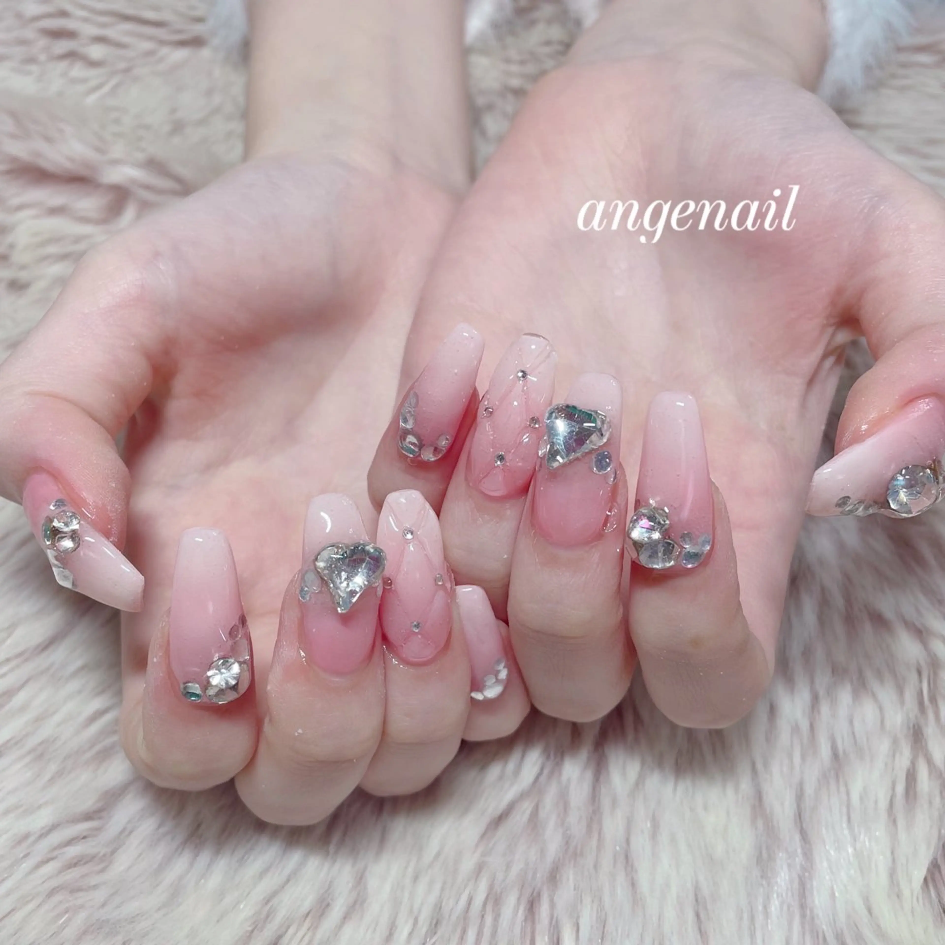 ネイル ハンドネイル オーナーネイリスト MAKIのネイルデザイン