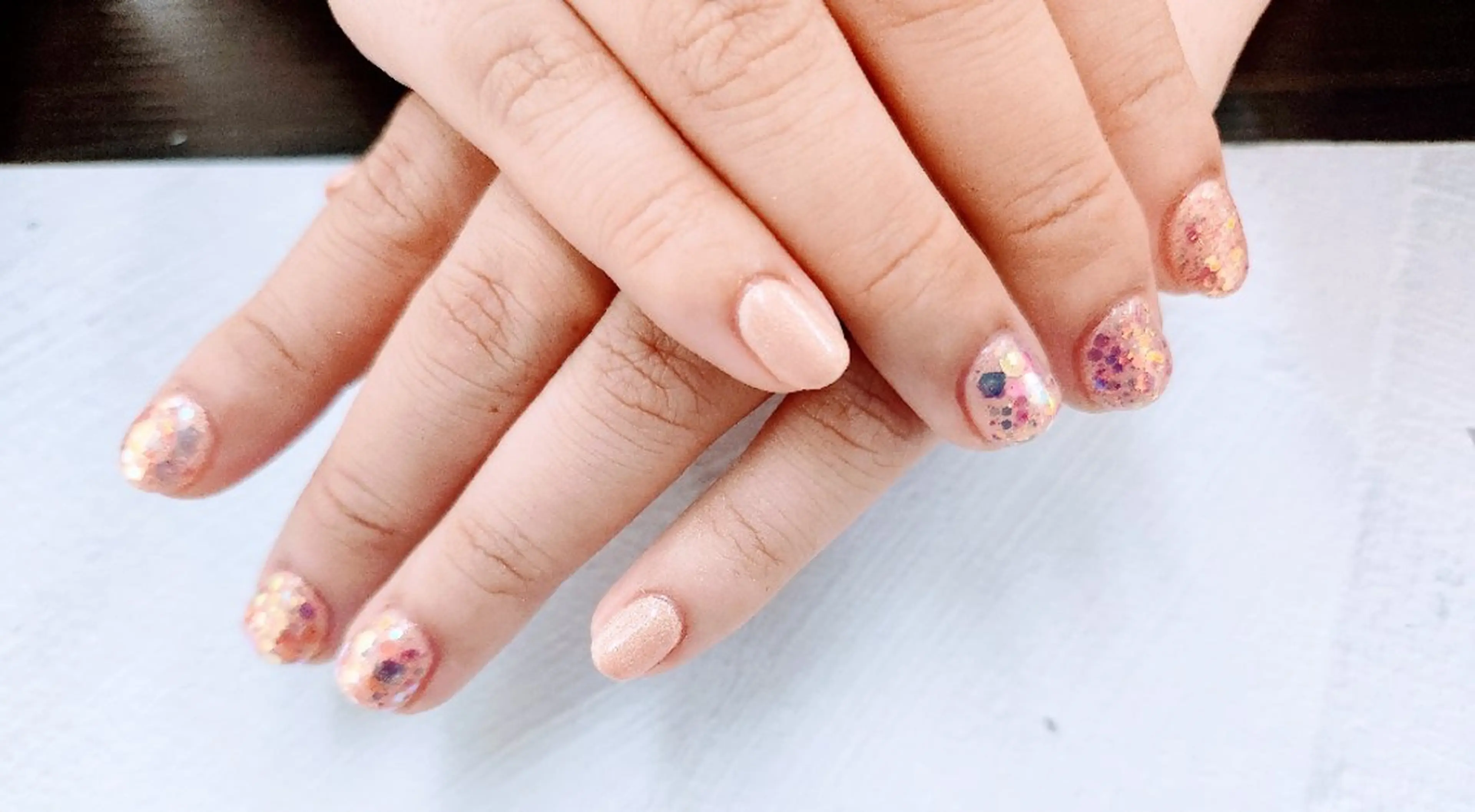 ネイル ラメ(グリッター) ワンカラーネイル 小濵 かのんのネイルデザイン