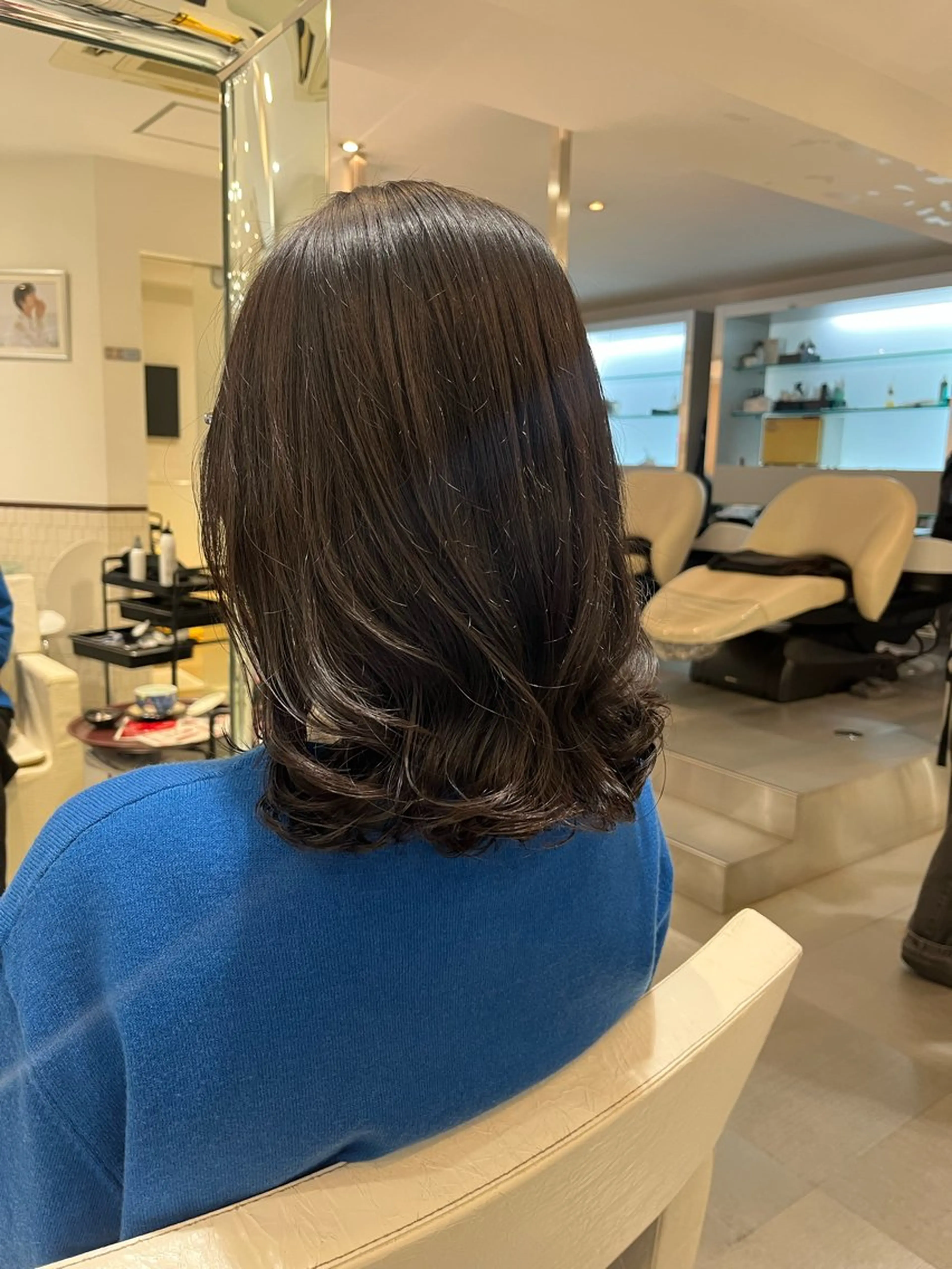 セミロング パーマ セミロングパーマ カット ヘアカラー パーマ トリートメント コテ巻き風パーマ 藤澤　知彌のヘアスタイル