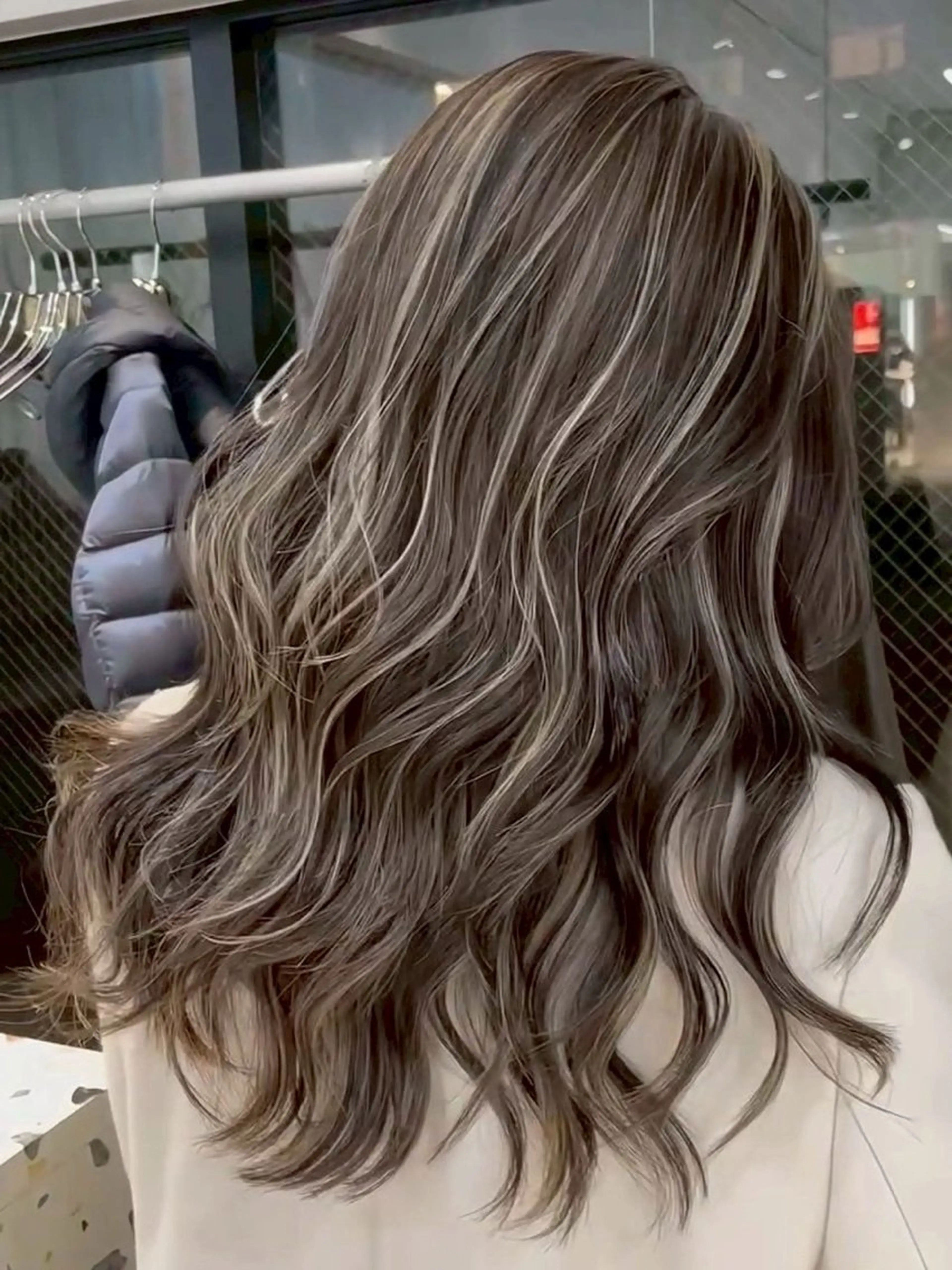 ロング カラー バレイヤージュ ハイライトカラー 外国人風カラー ハイライト レイヤーカット ヘアカラー ✨レイヤーカット 海外ヘア/原宿✨のヘアスタイル