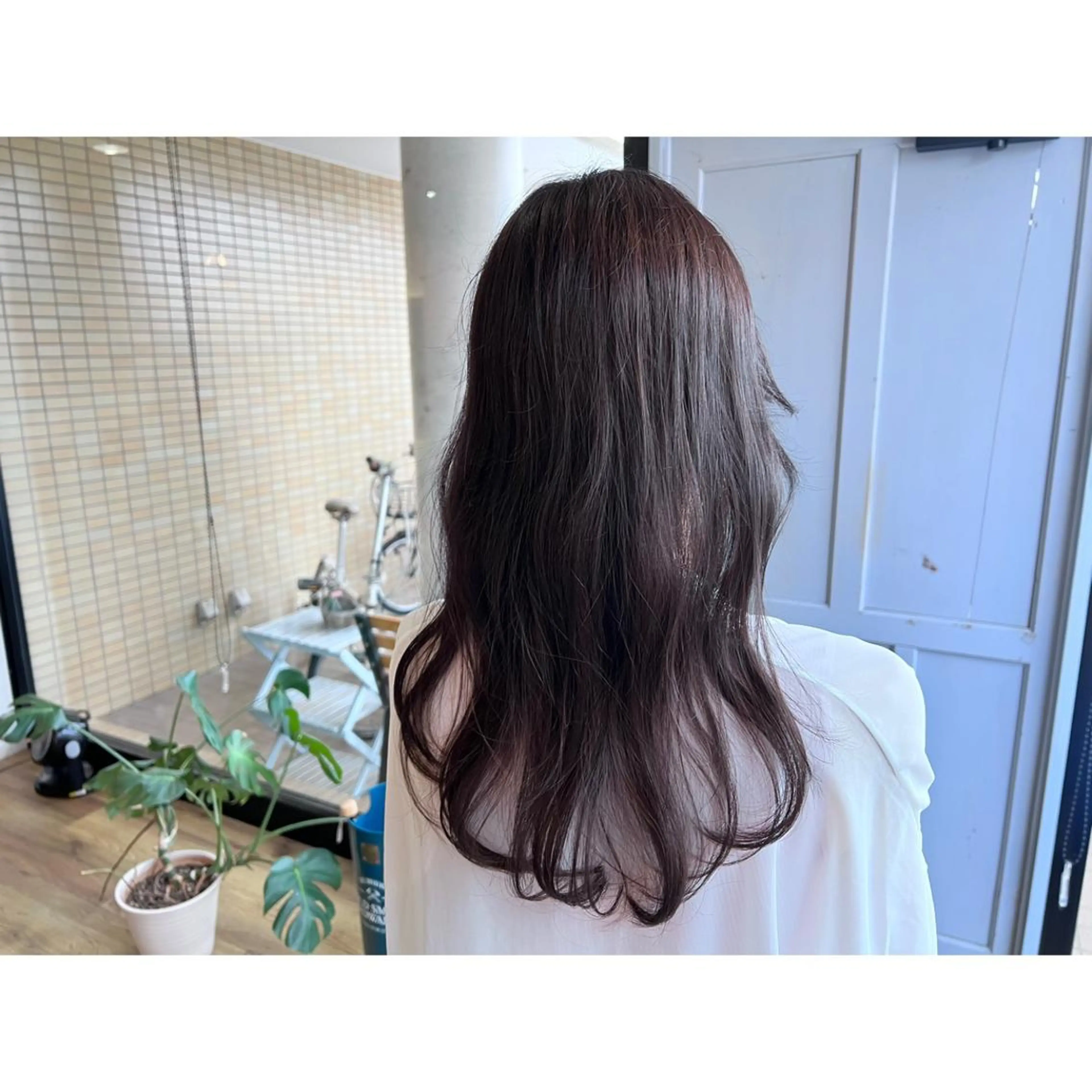ロング カラー アッシュ ラベンダーカラー ラベンダーアッシュ ヘアカラー トリートメント ツキダテ ユイのヘアスタイル