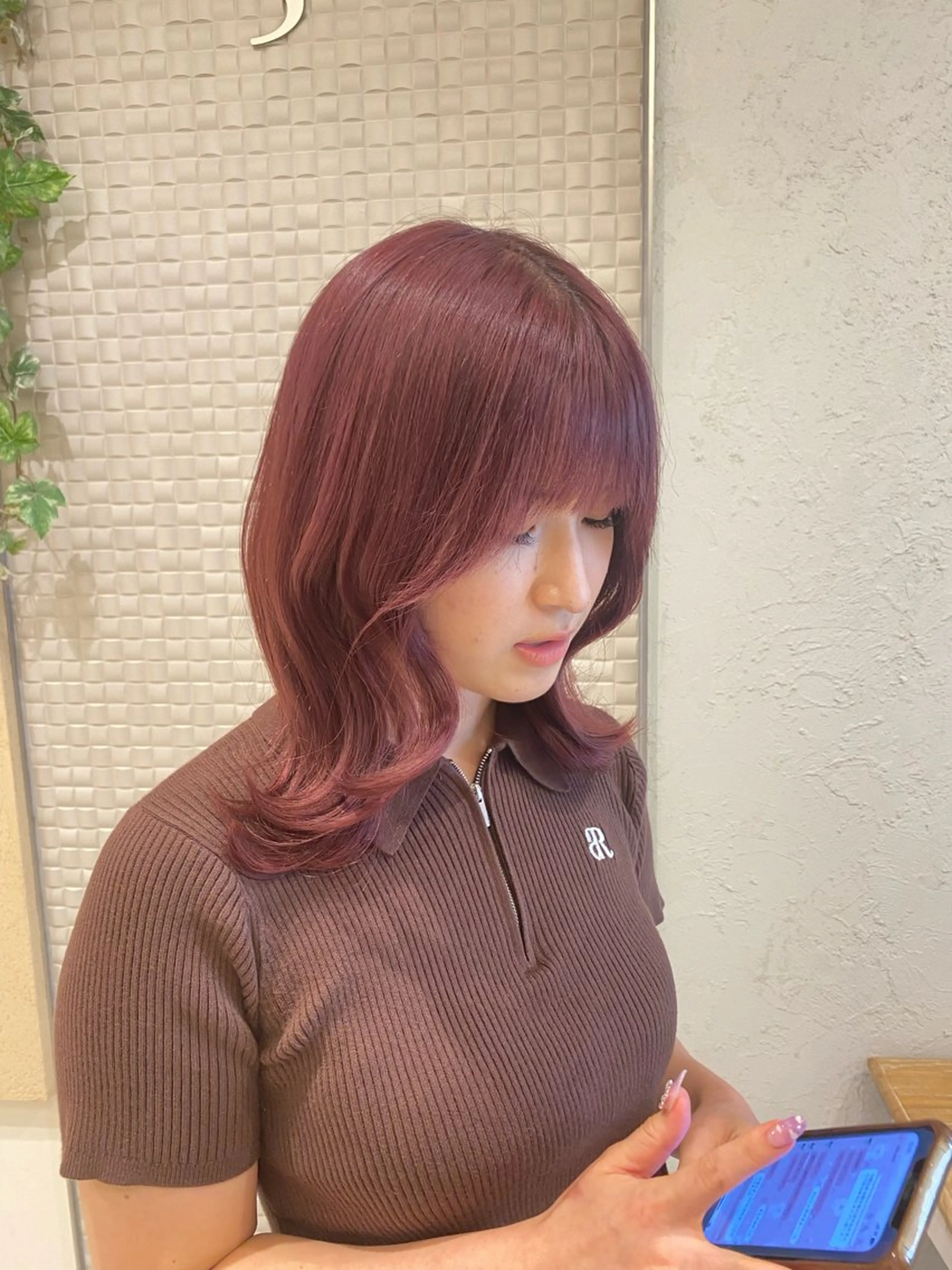 ミディアム カラー ヘアアレンジ ブリーチ ピンクカラー カット ヘアカラー トリートメント ヘアセット 新宿メンズパーマ ヨモギダのヘアスタイル