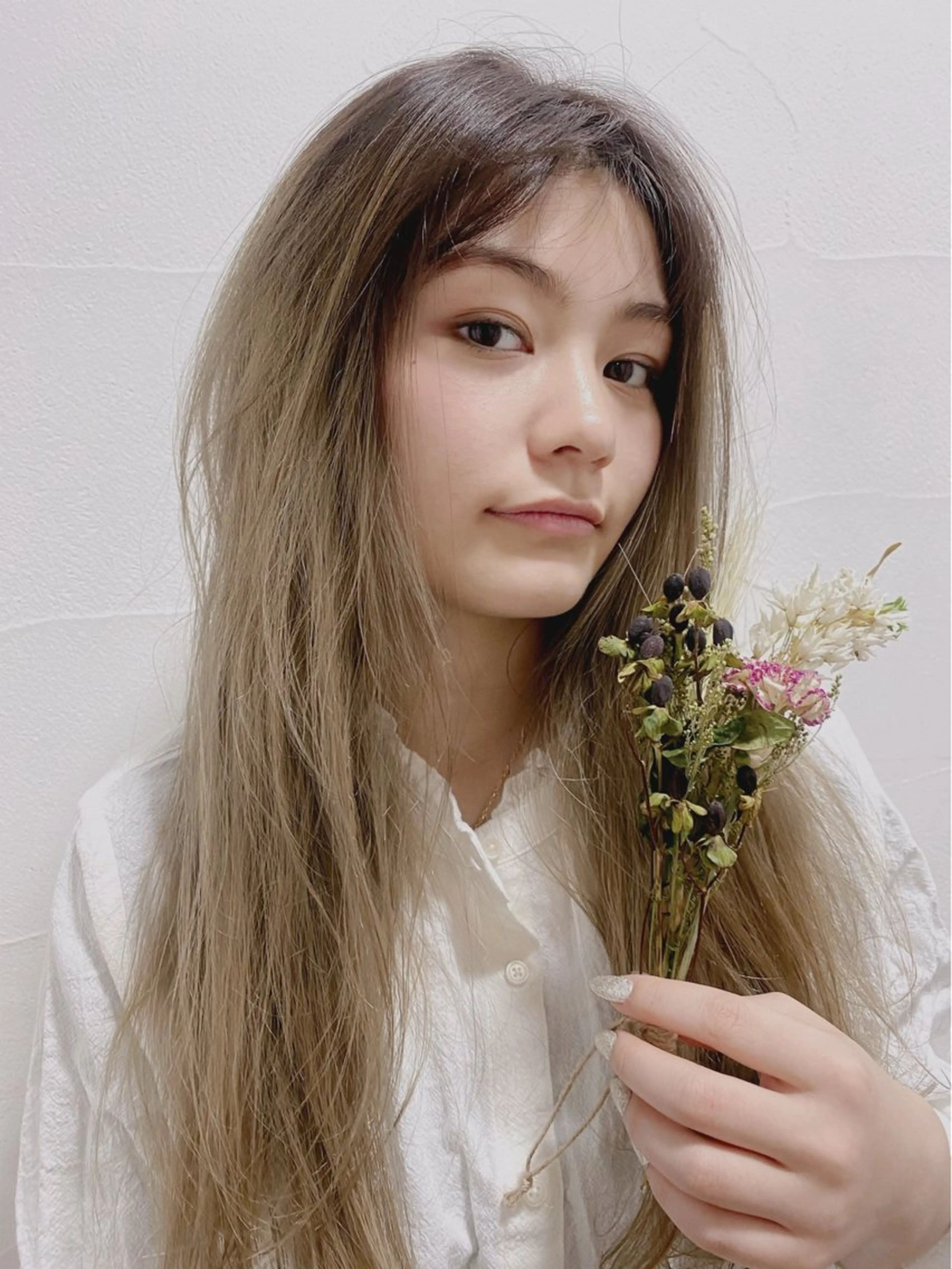 ロング カラー パーマ 🪞Kana｜透明感 カラー × 髪質改善のヘアスタイル