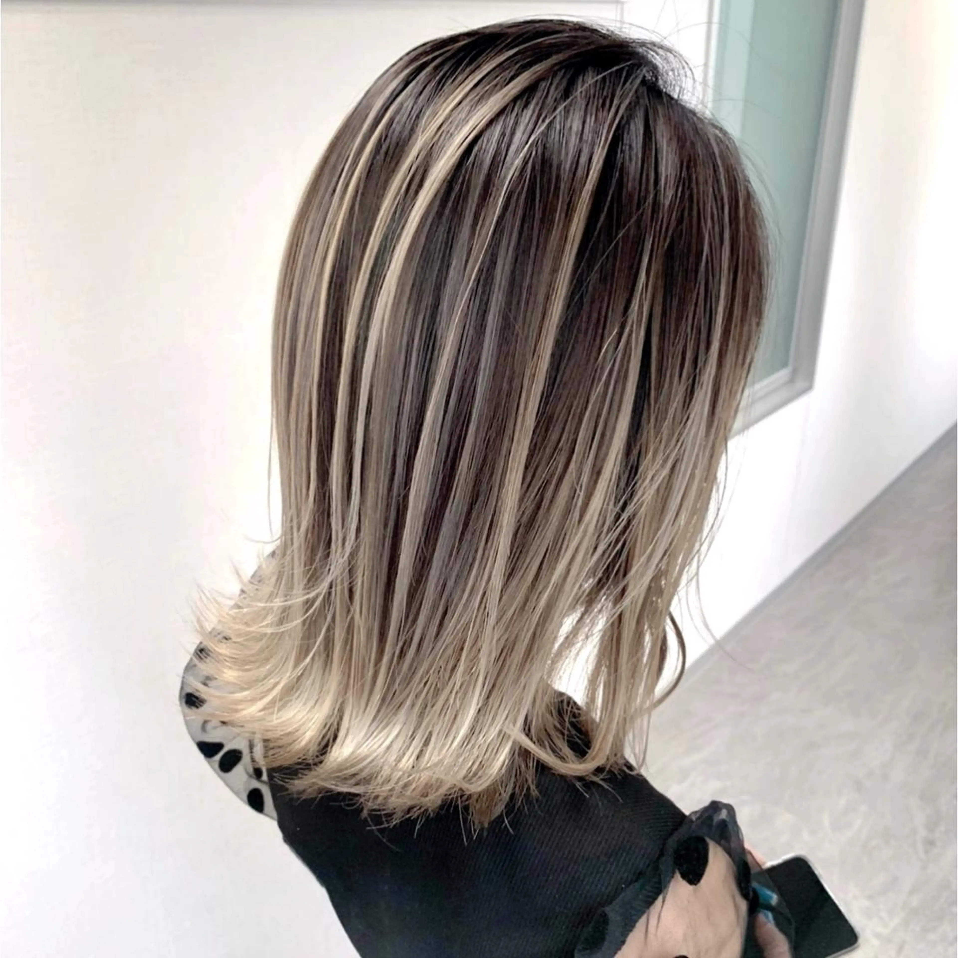 ミディアム ハイライト レイヤーカット 松井那津子 /ハイライトブリーチのヘアスタイル