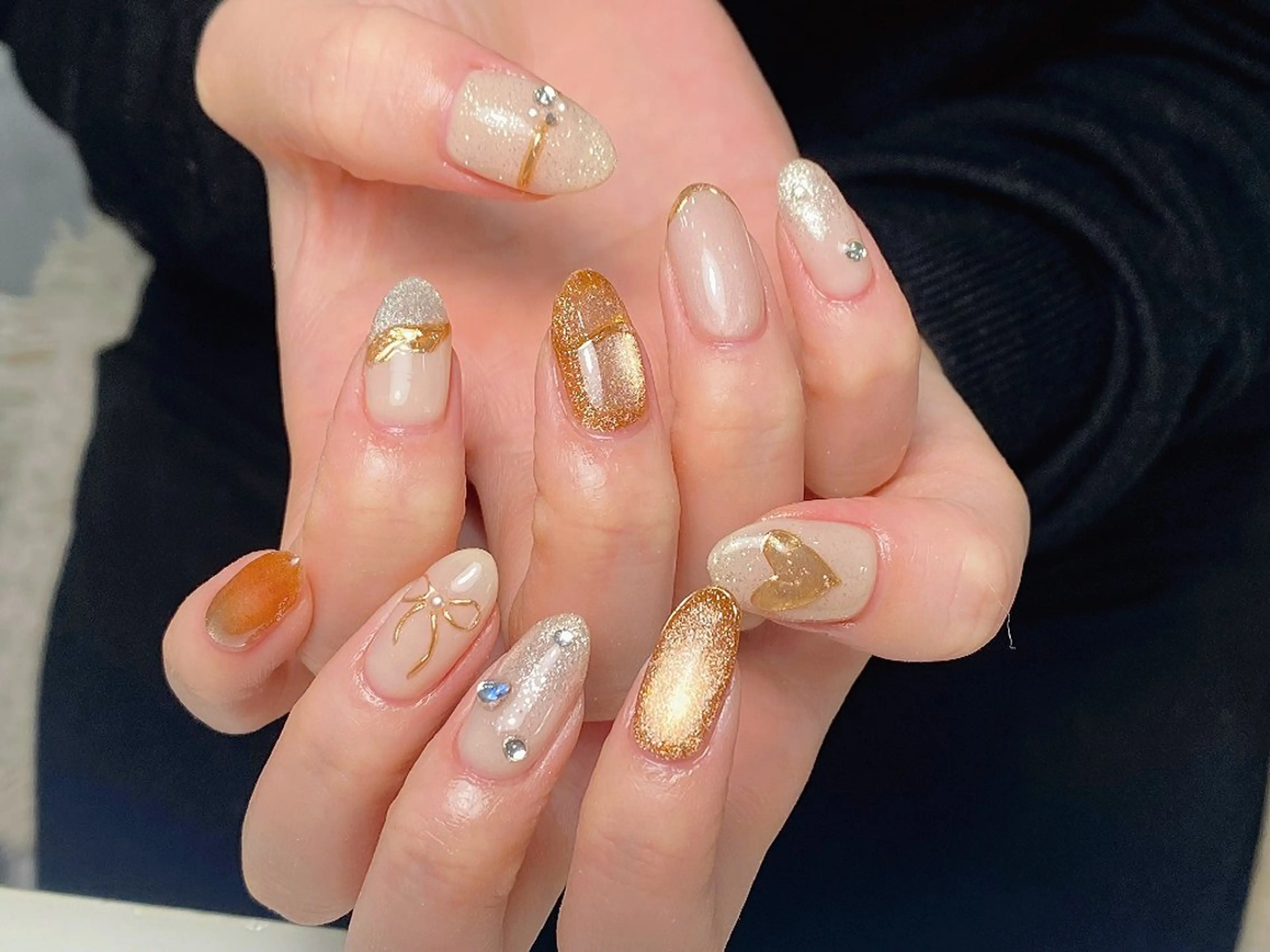 ネイル チークネイル フレンチネイル ジェルネイル ガーリー キラキラネイル ハンドネイル UM Nail Salonのネイルデザイン