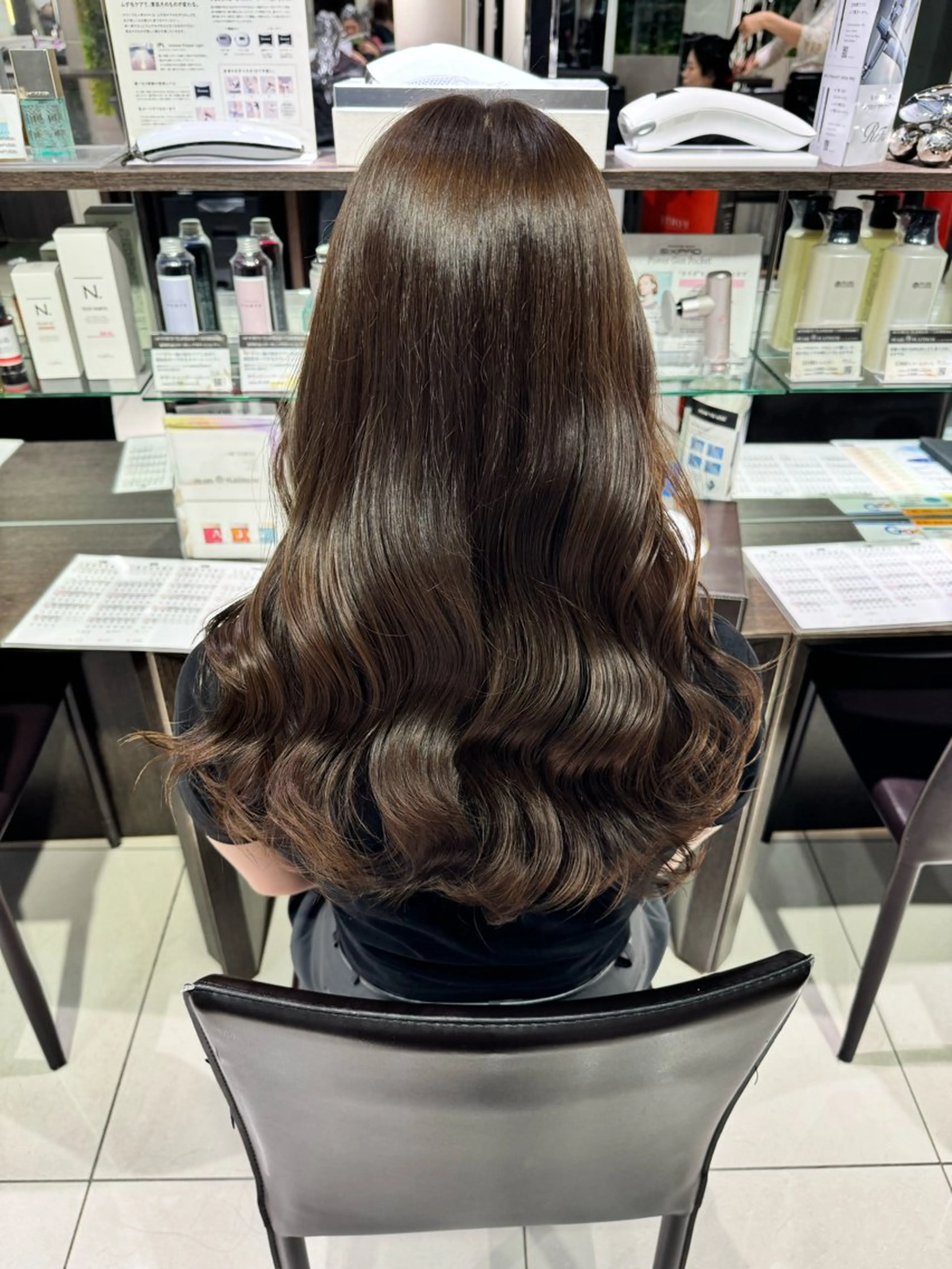 セミロング カラー レイヤー×艶髪🤎. 𝜗𝜚hitomiのヘアスタイル